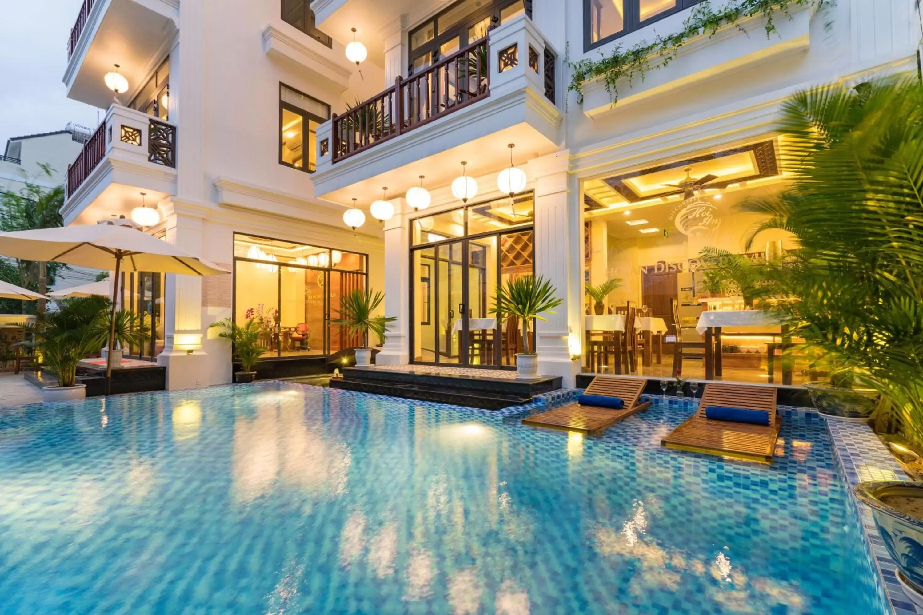 Restaurant/places to eat, Swimming Pool in Hoi An Discovery Villa