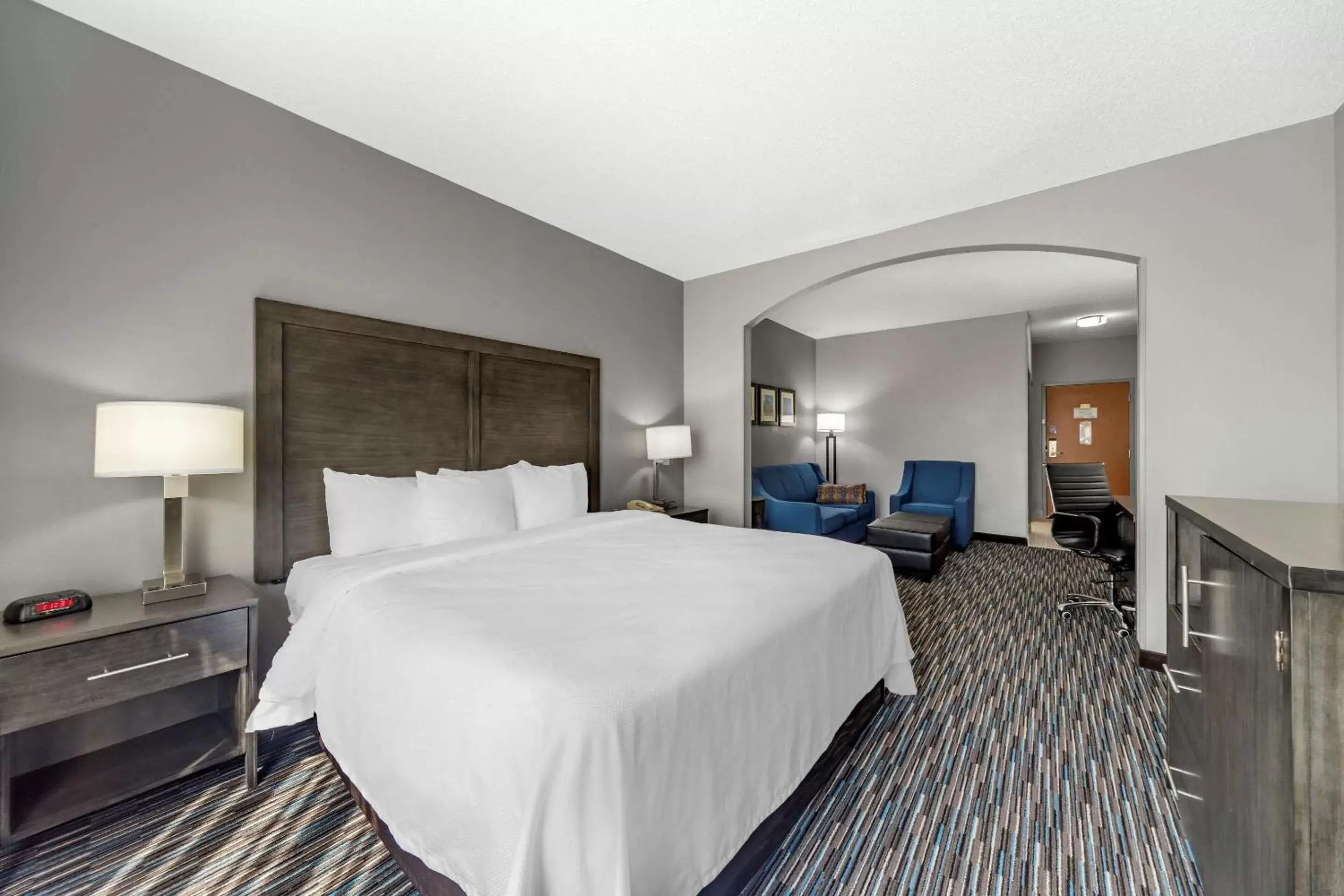 Photo of the whole room in Comfort Inn and Suites Quail Springs