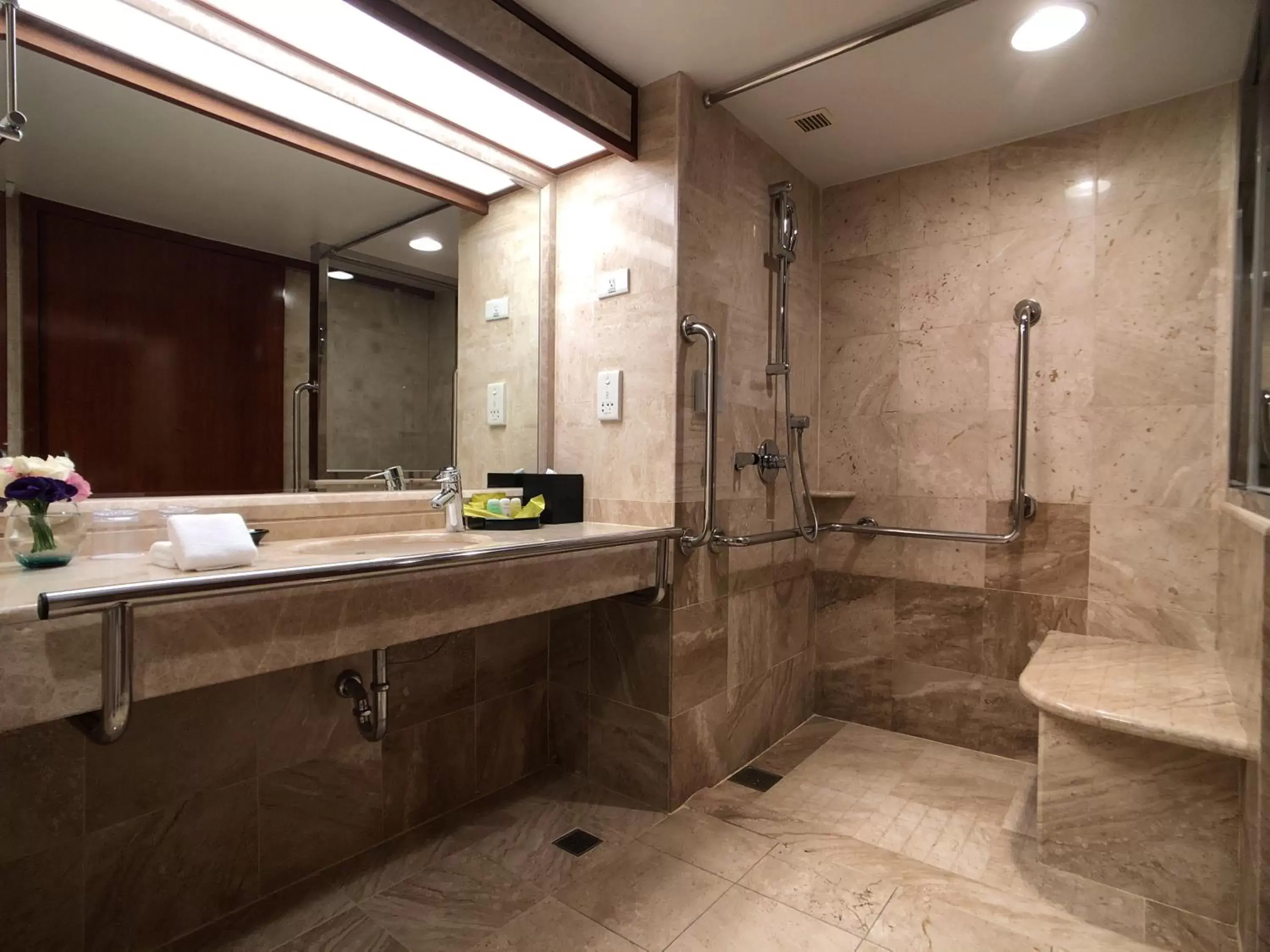 Bathroom in Evergreen Laurel Hotel - Taichung