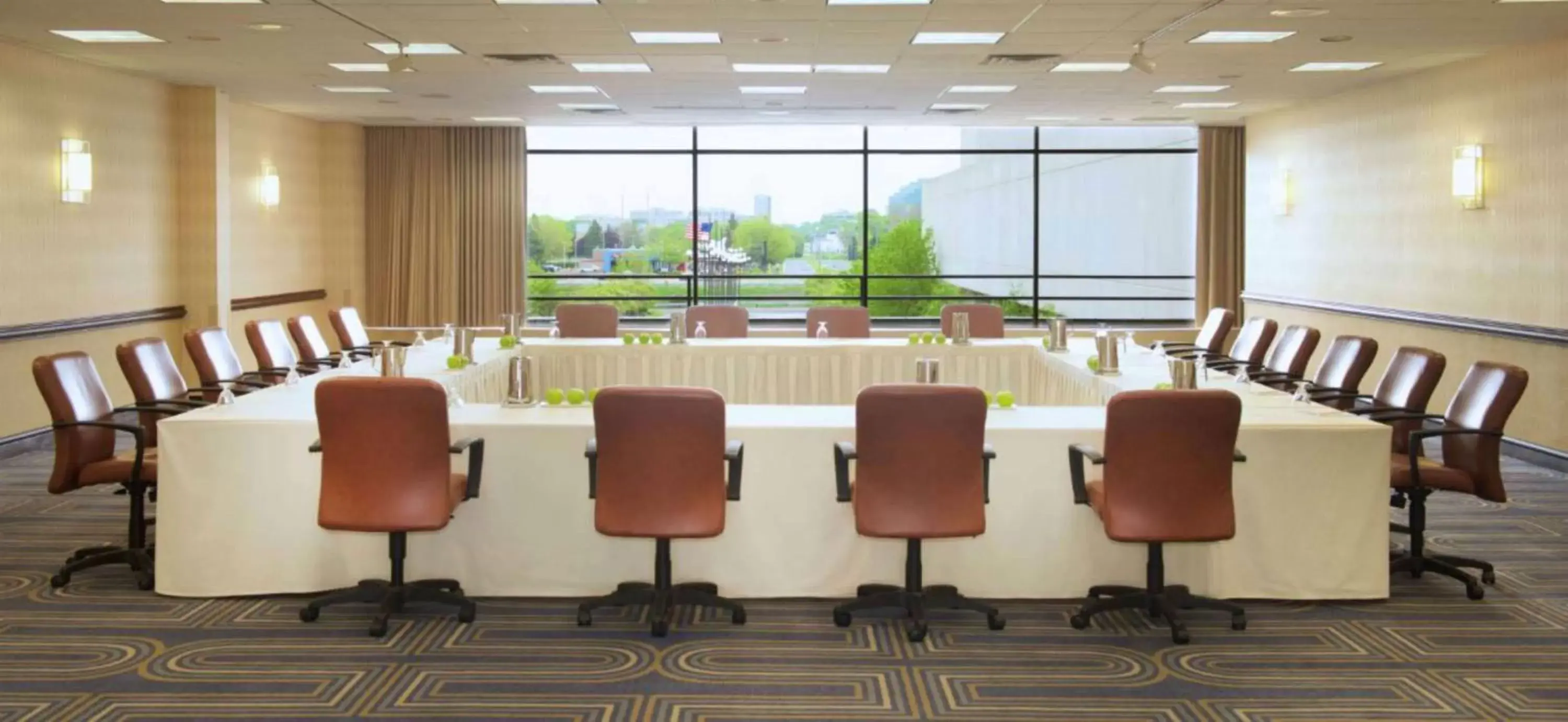 Meeting/conference room in DoubleTree by Hilton Bloomington Minneapolis South