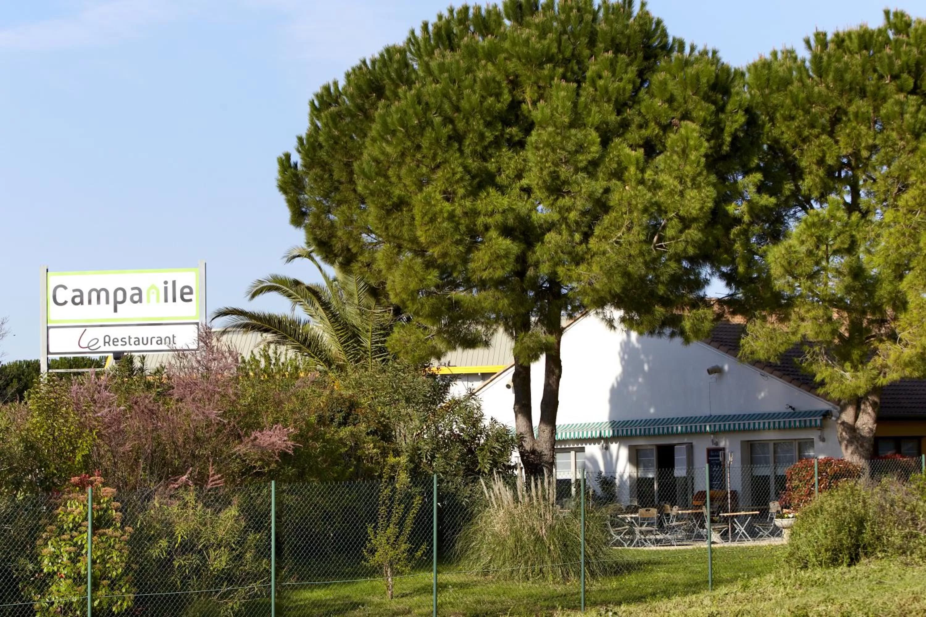 Patio, Property Building in Campanile Béziers A9/A75
