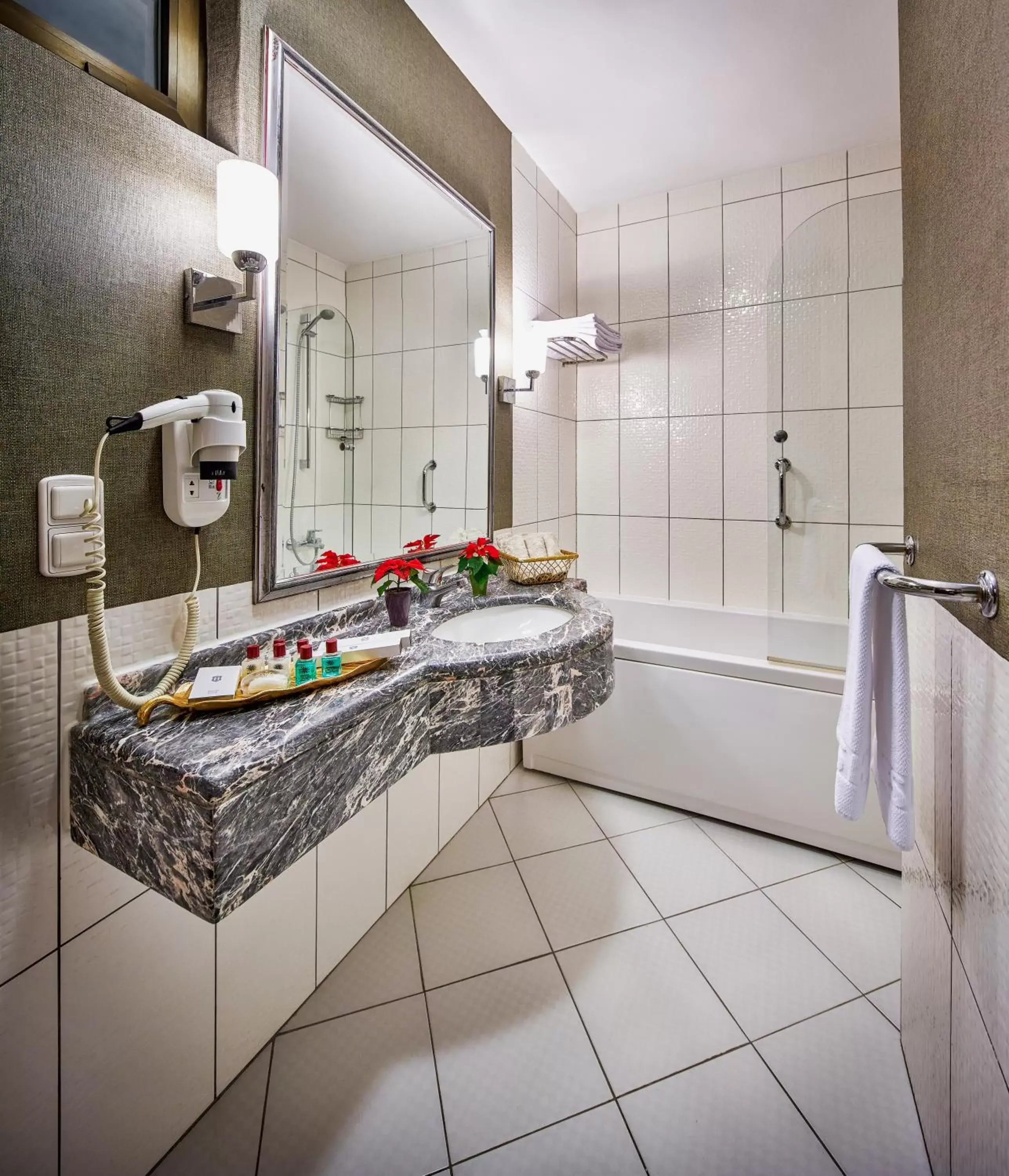 Decorative detail, Bathroom in Güneş Hotel Merter
