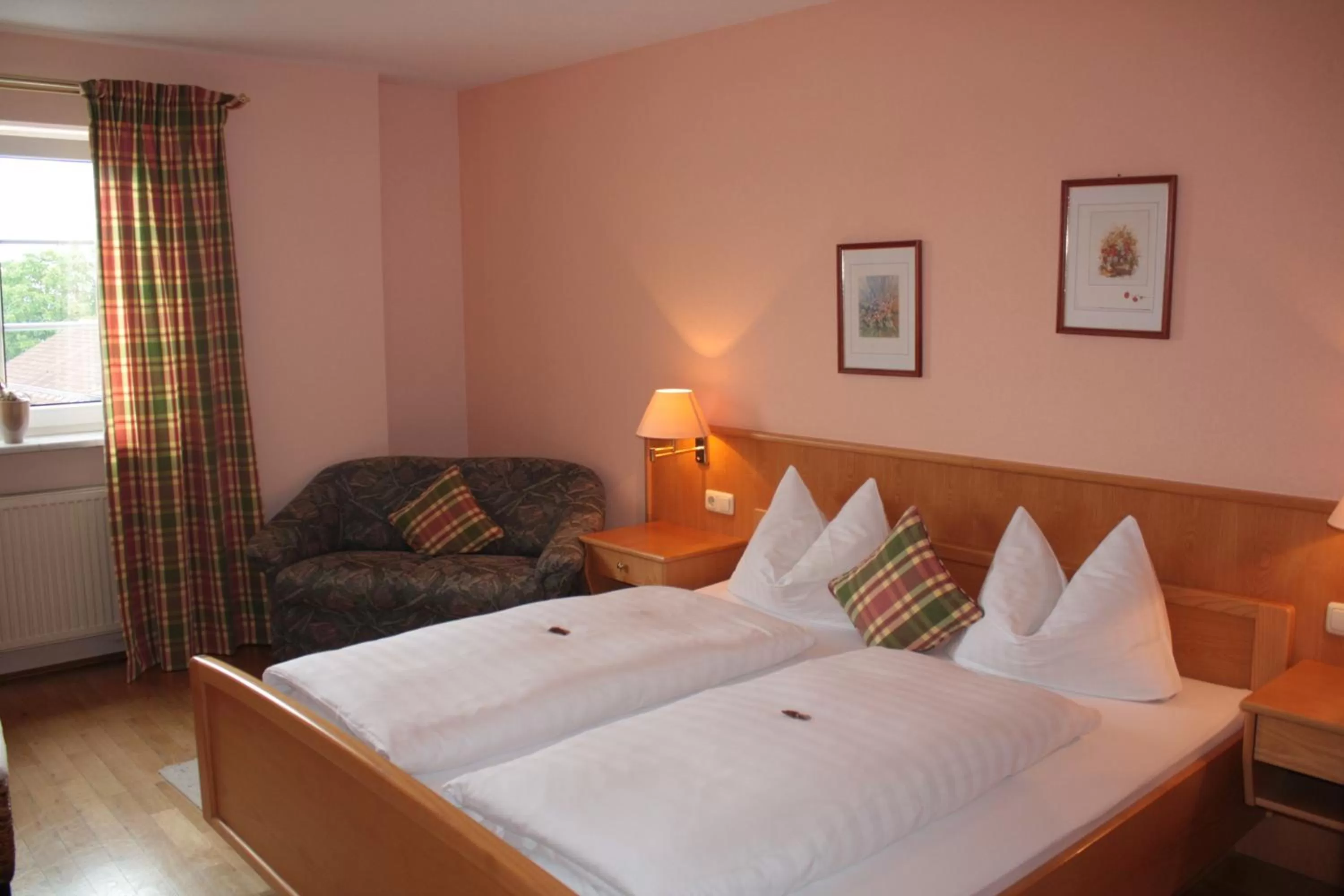 Photo of the whole room, Bed in Bäckerei Konditorei Frühstückspension WAGNER