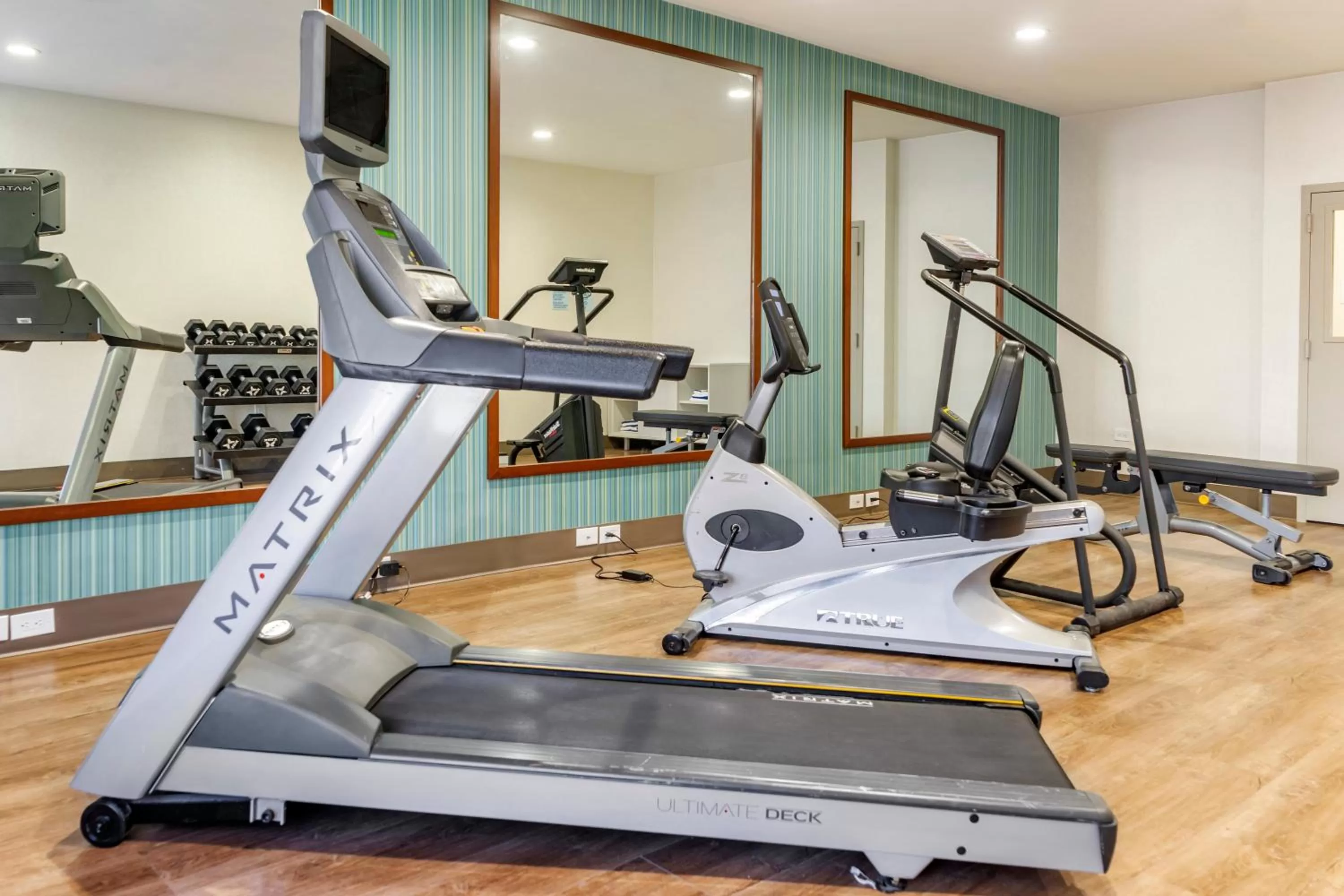 Fitness centre/facilities in Holiday Inn Express Hotel & Suites Albuquerque Midtown by IHG