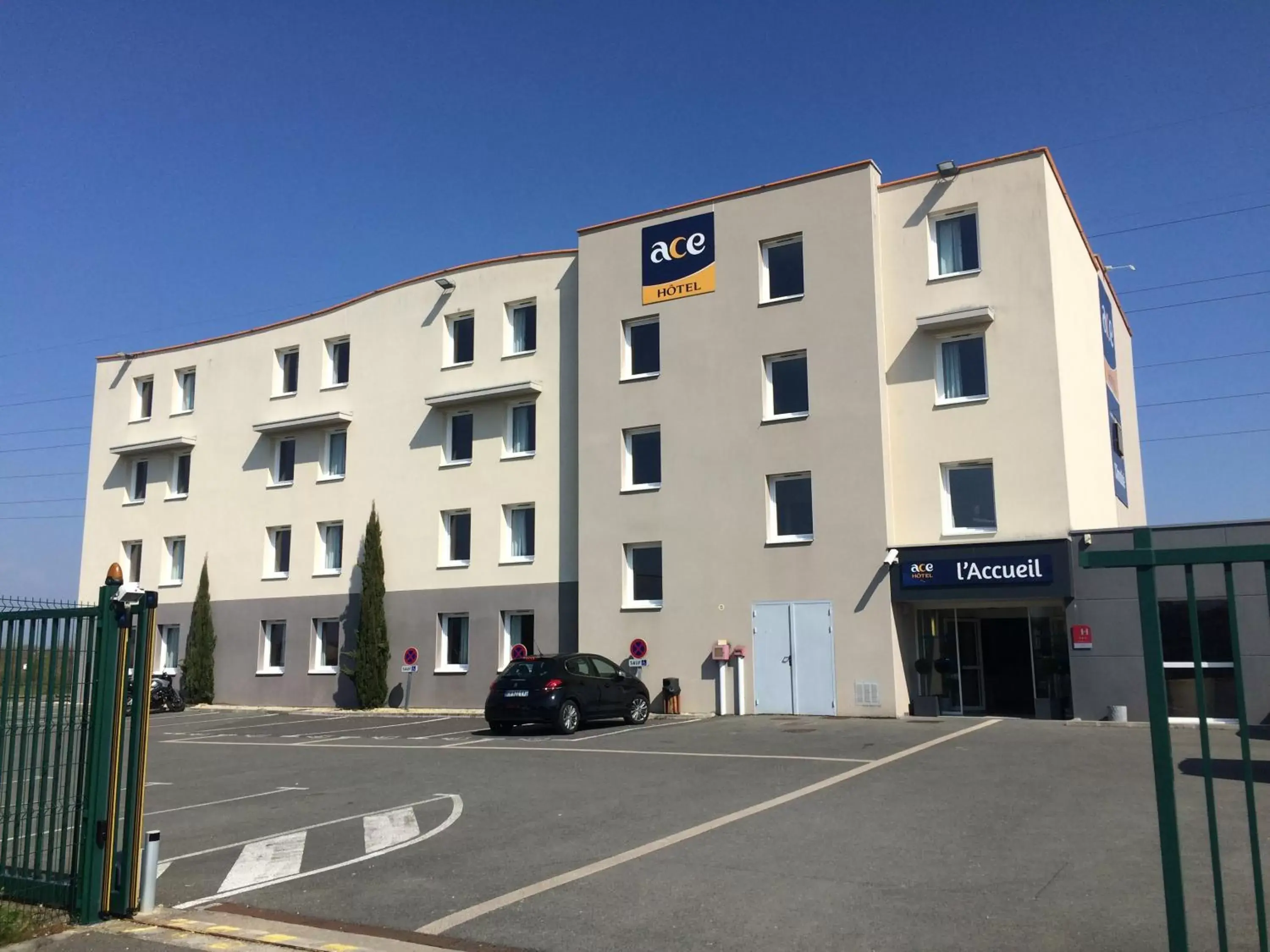 Facade/entrance, Property Building in Ace Hotel Poitiers