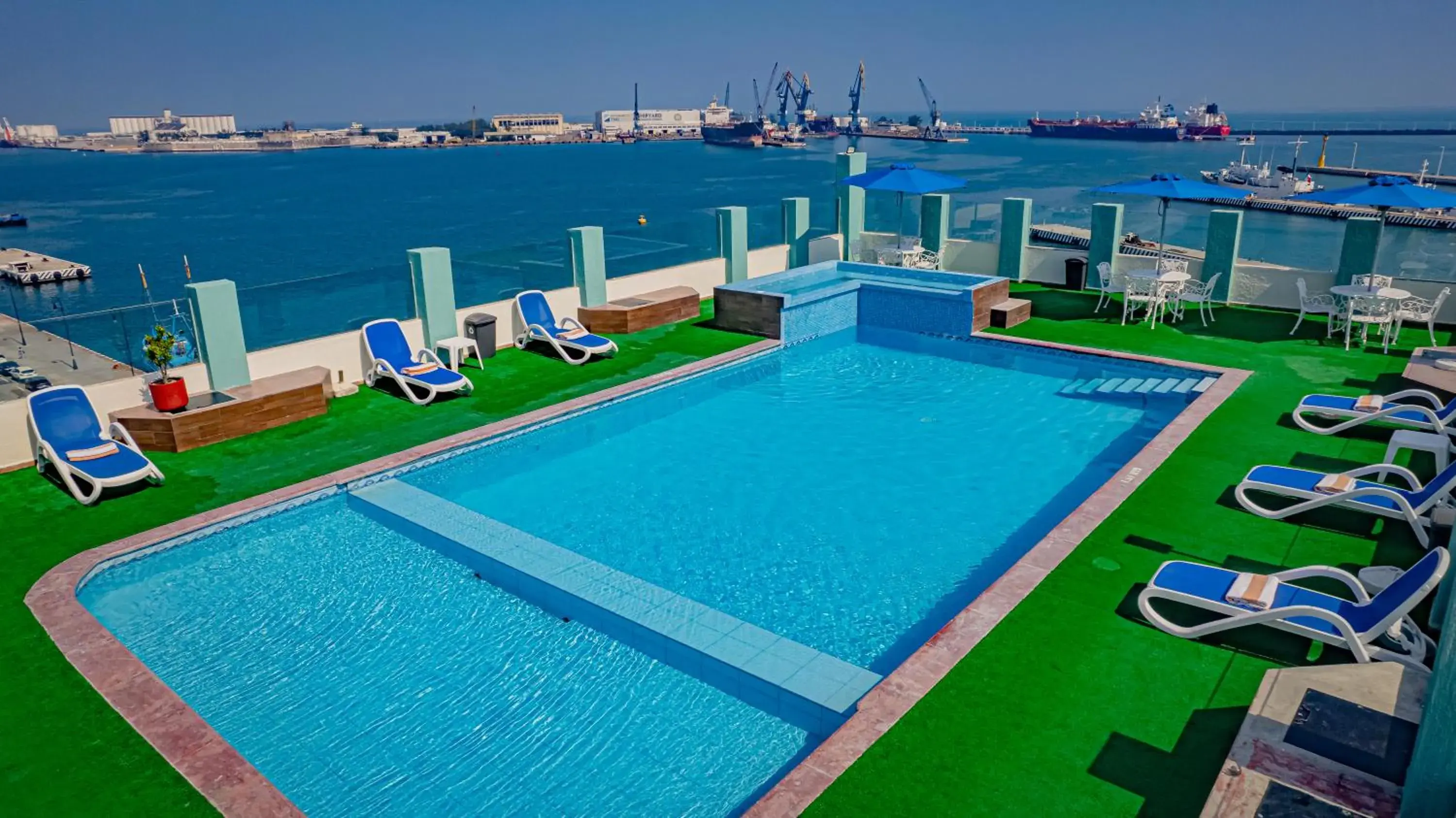 Day, Pool View in Hotel Mar y Tierra