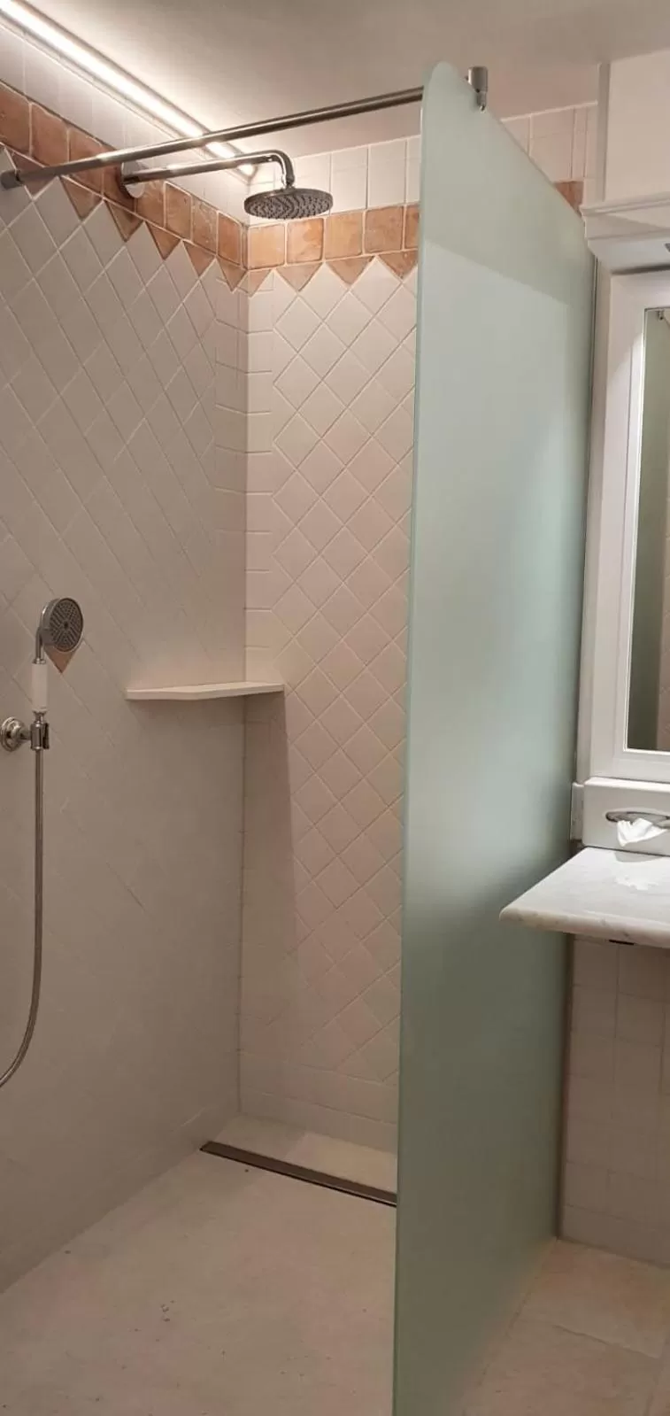 Bathroom in Kim Hotel Im Park