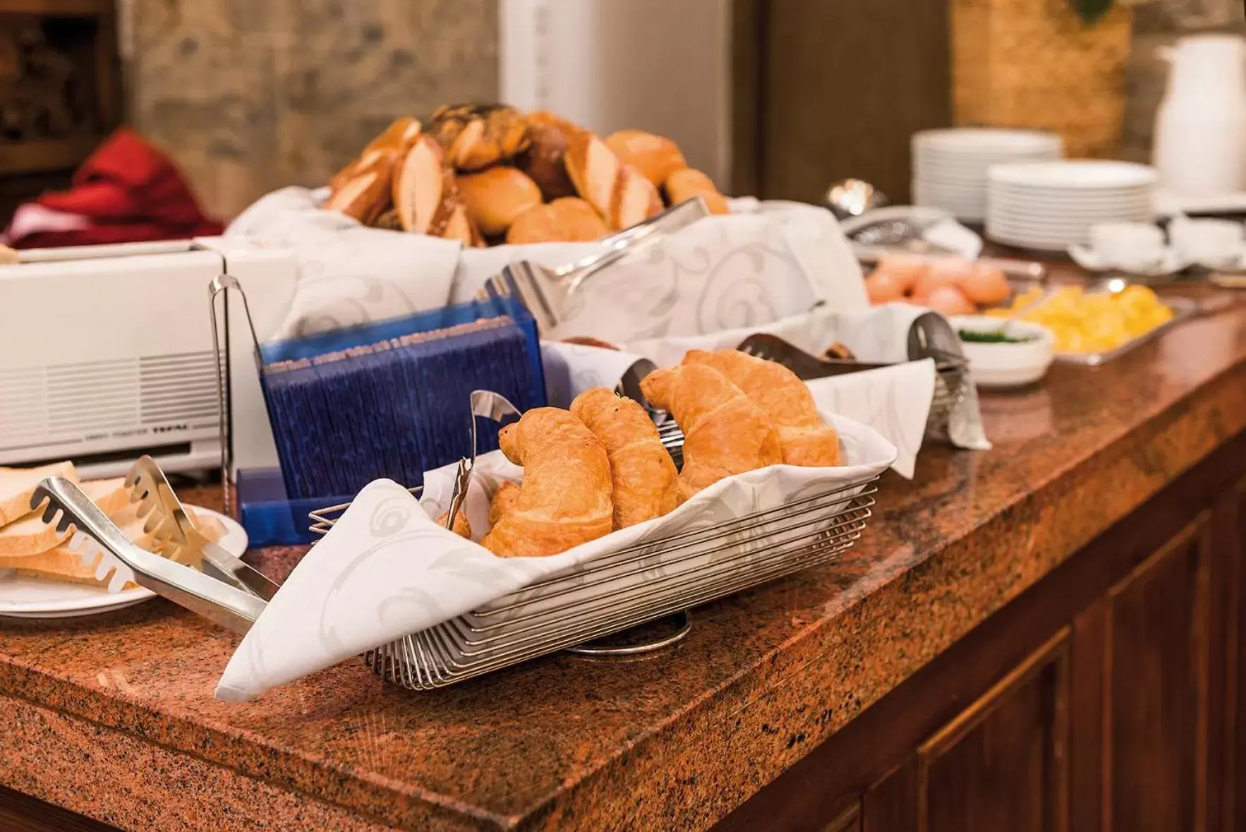Buffet breakfast, Food in Hotel Altes Brauhaus garni