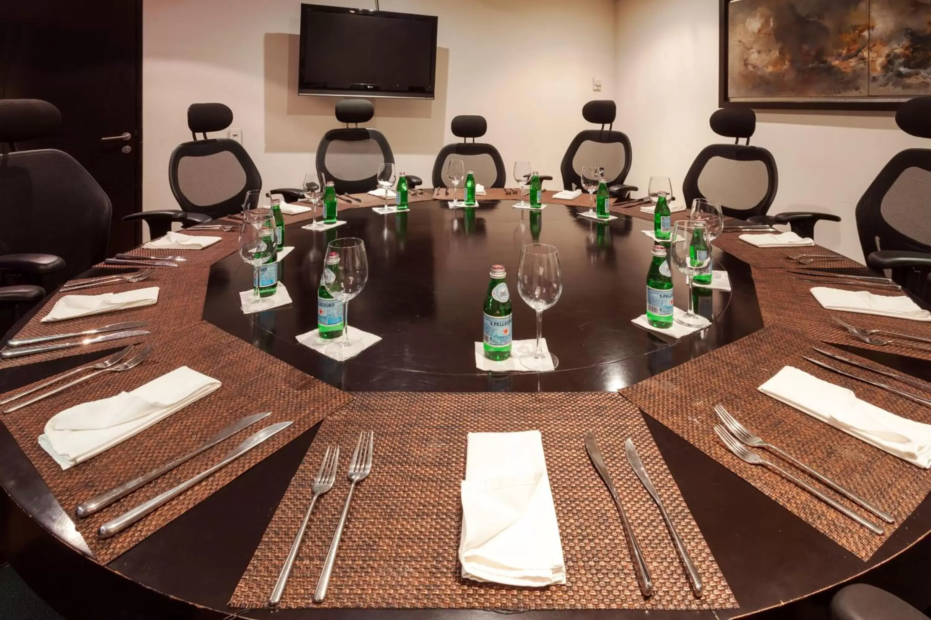 Meeting/conference room in Crowne Plaza Toluca - Lancaster, an IHG Hotel