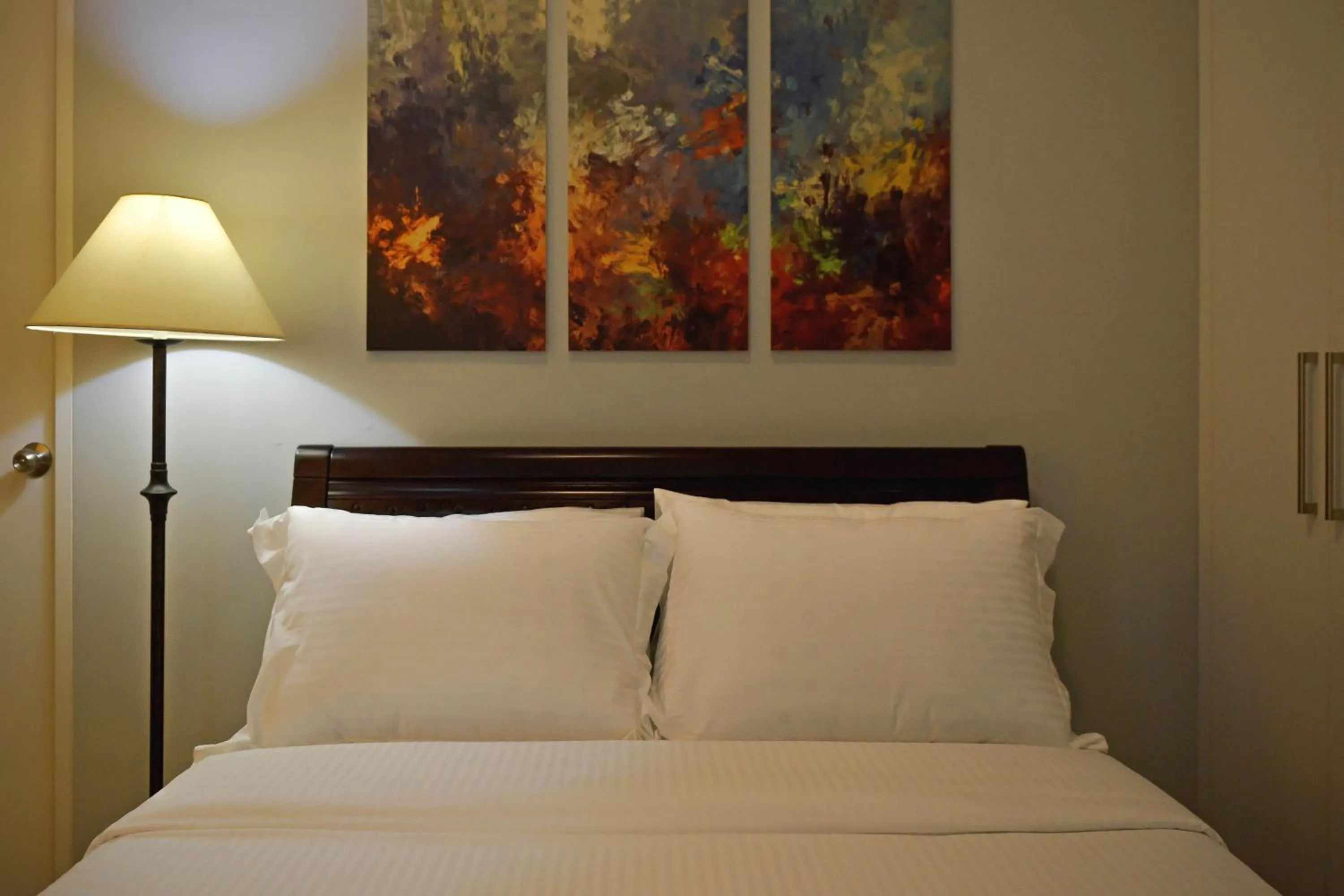 Bed in Avant Serviced Suites - Personal Concierge