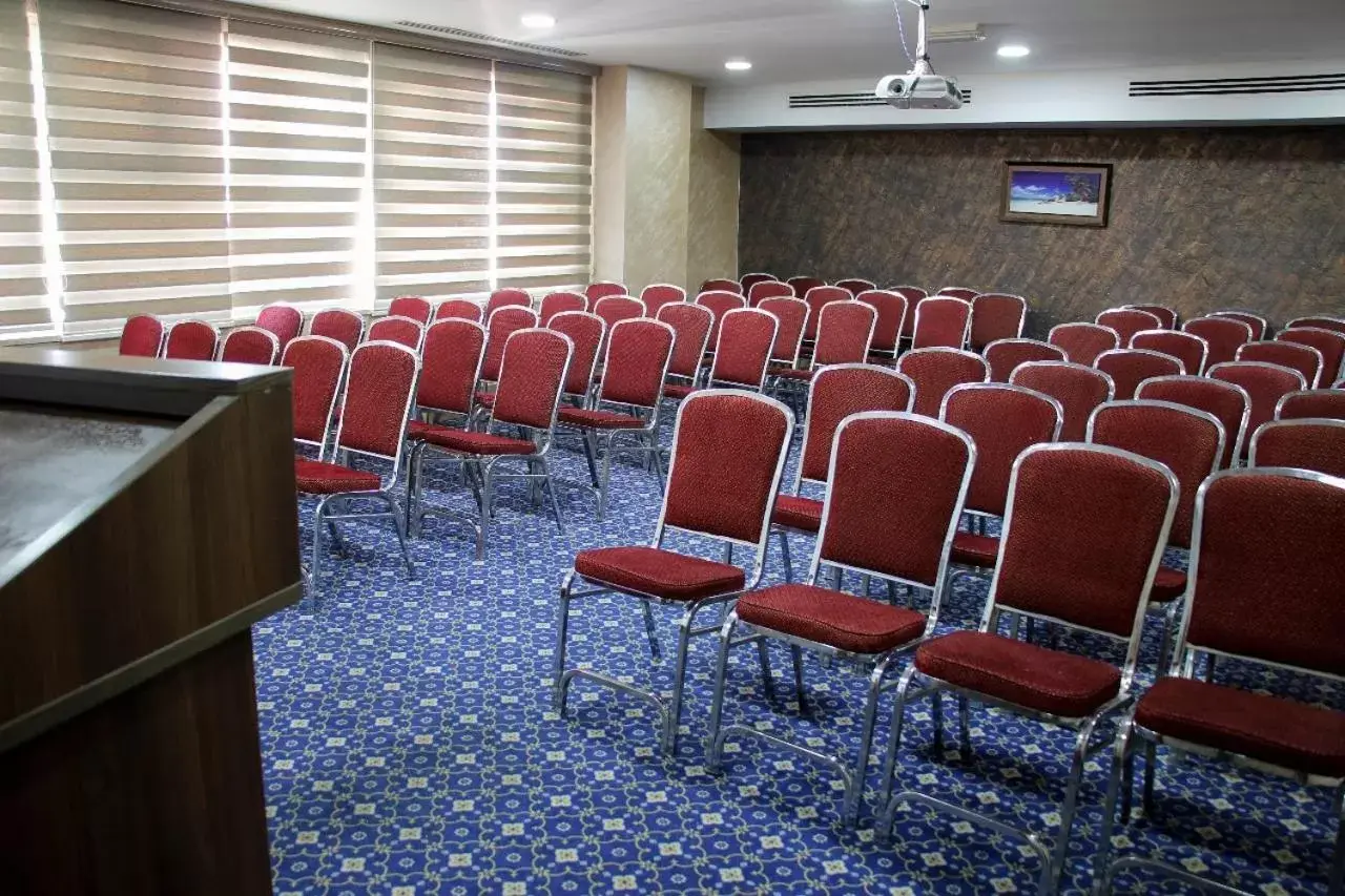 Meeting/conference room in Balcony Hotel