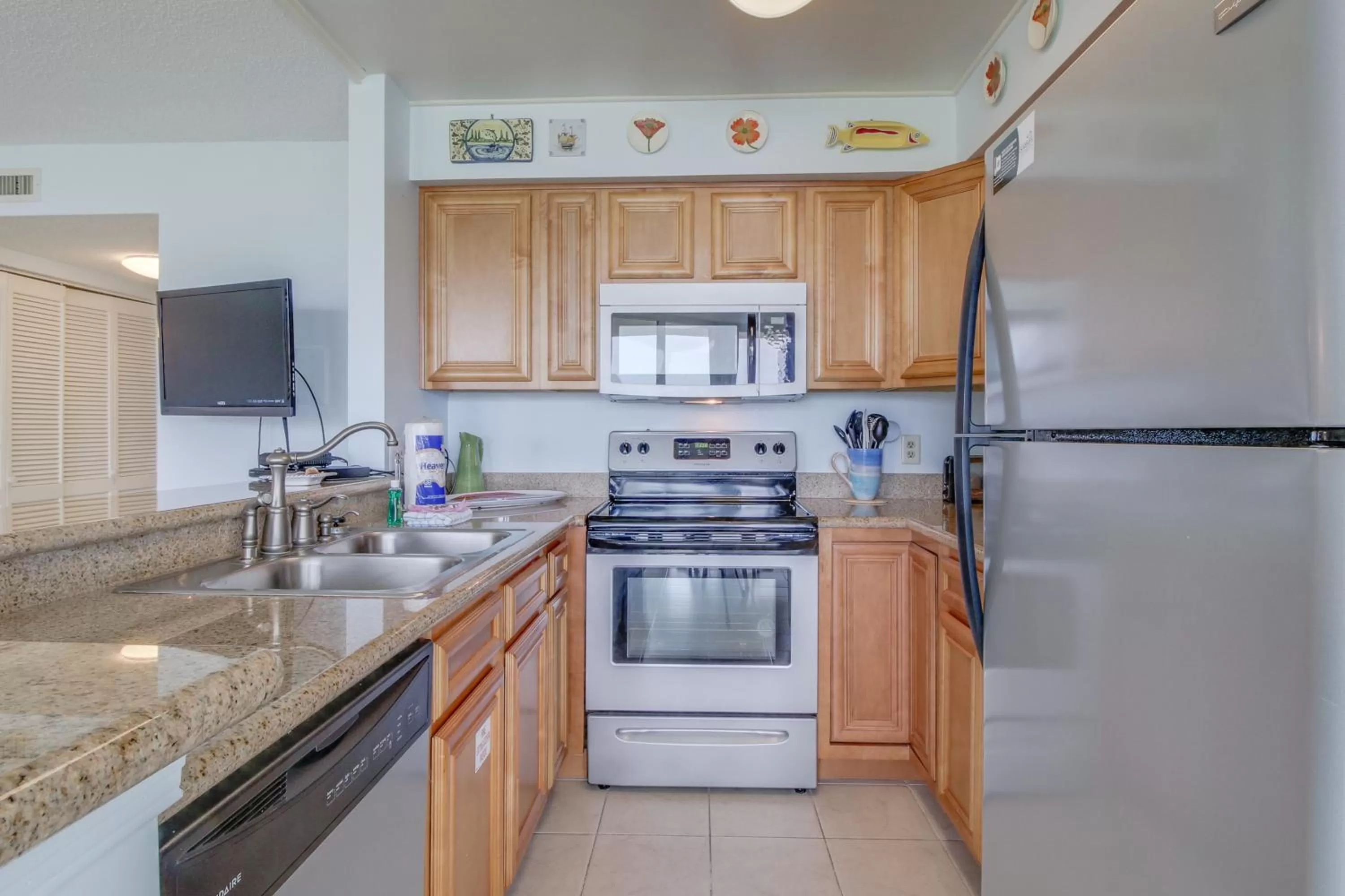 Kitchen/Kitchenette in Dunes on the Bay