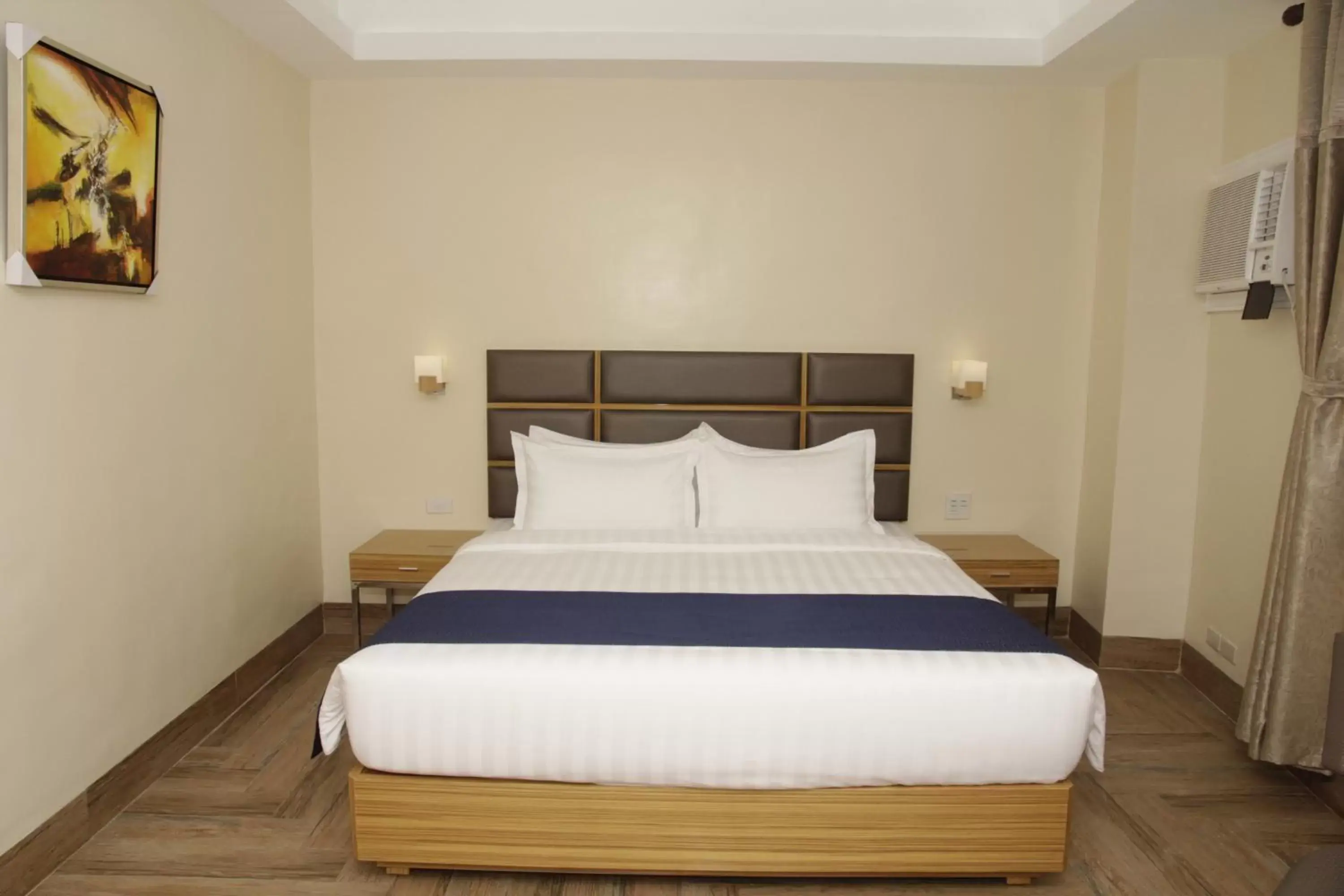 Bedroom, Bed in Sun Star Grand Hotel