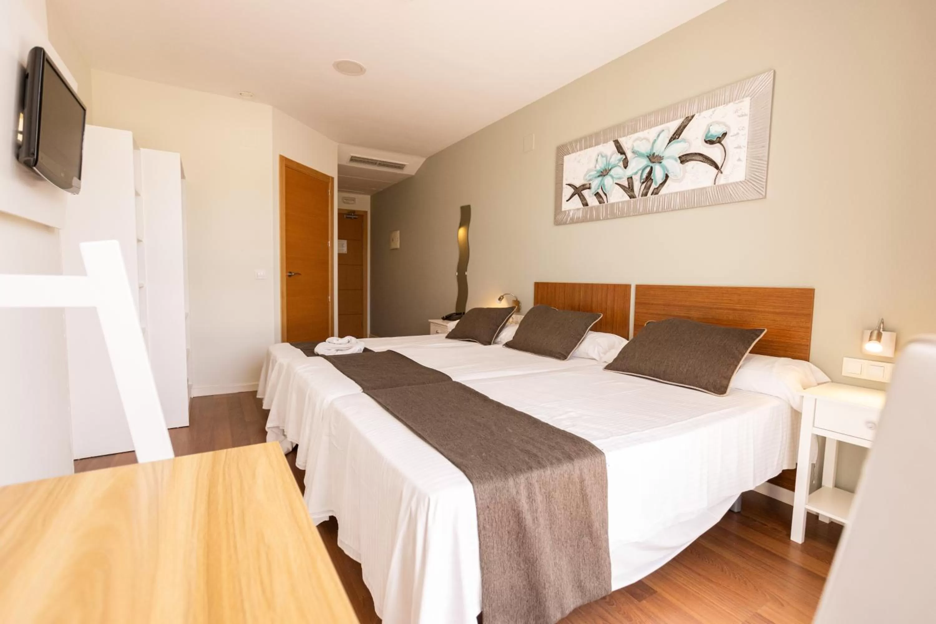 Twin Room with Extra Bed in Gce Hoteles