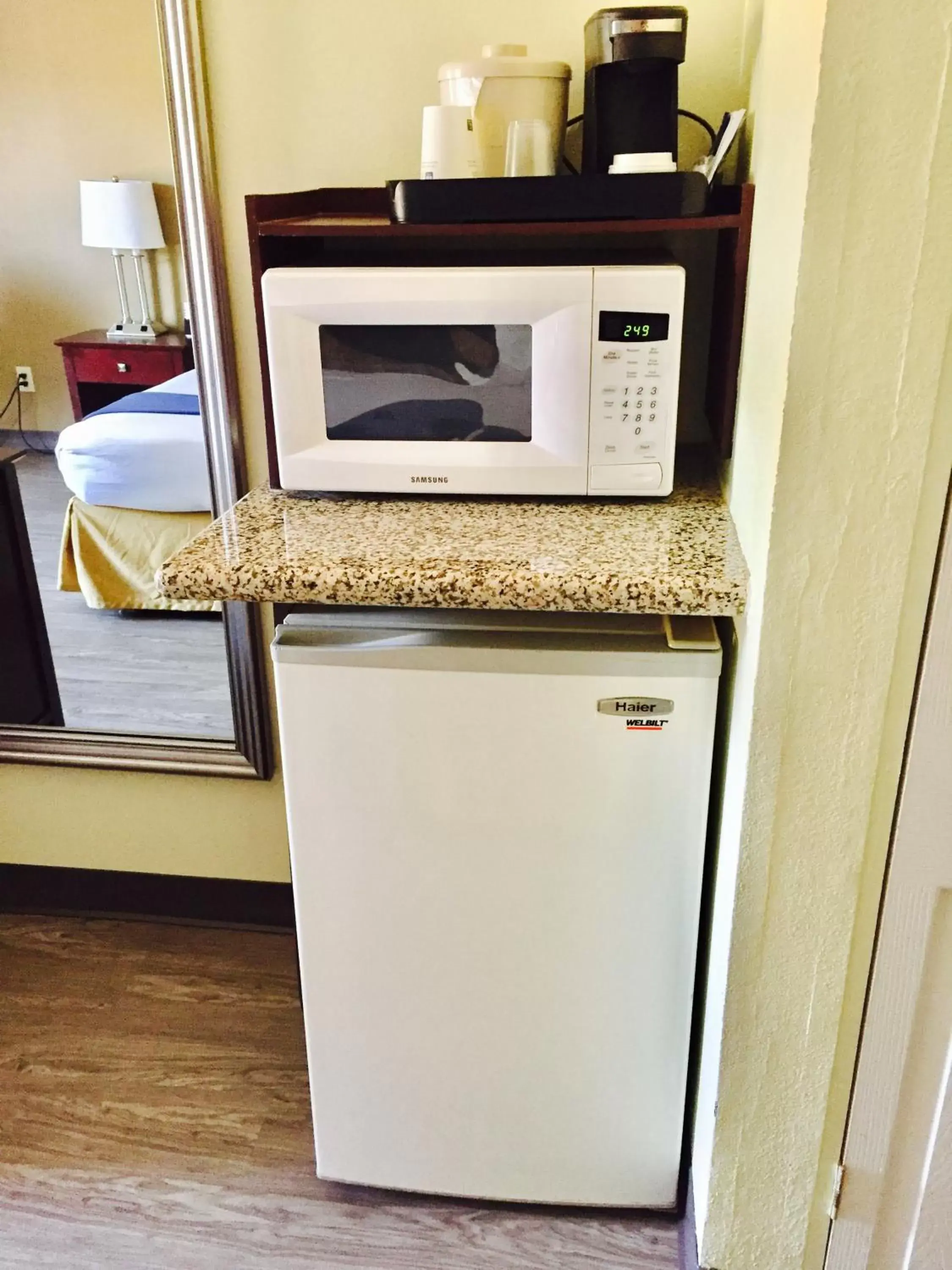 King Room - Non-Smoking in Best Western Butner Creedmoor Inn King Room - Non-Smoking in Best Western Butner Creedmoor Inn