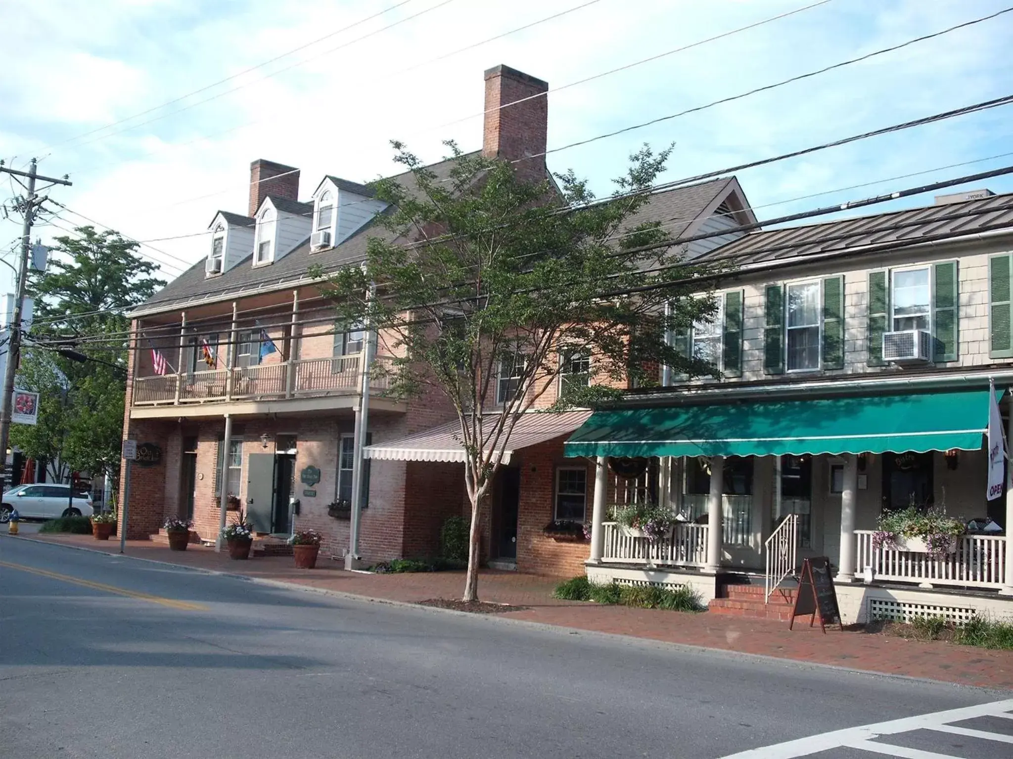 Facade/entrance, Property Building in Old Brick Inn