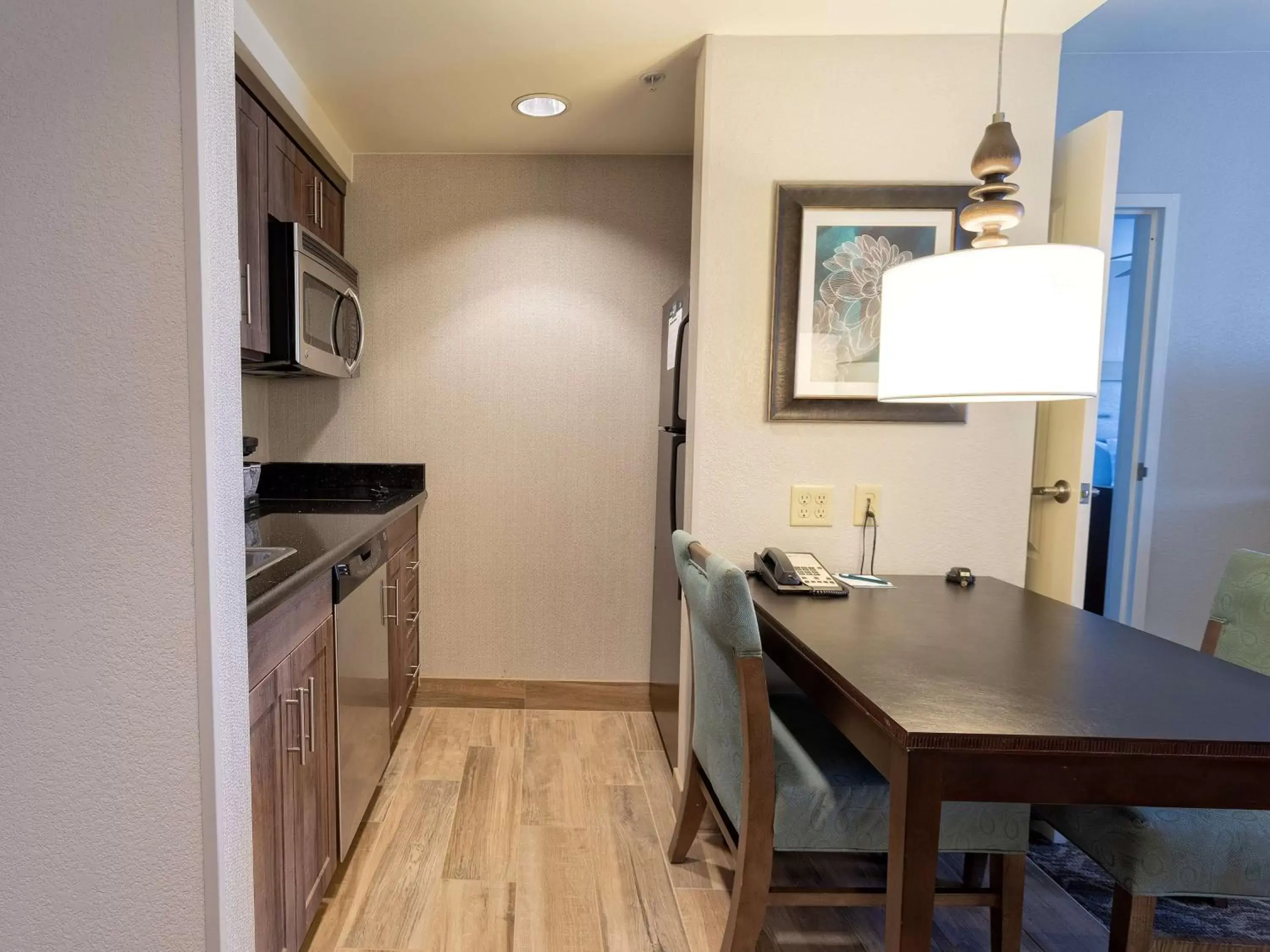Kitchen or kitchenette, Kitchen/Kitchenette in Homewood Suites by Hilton Carlsbad-North San Diego County