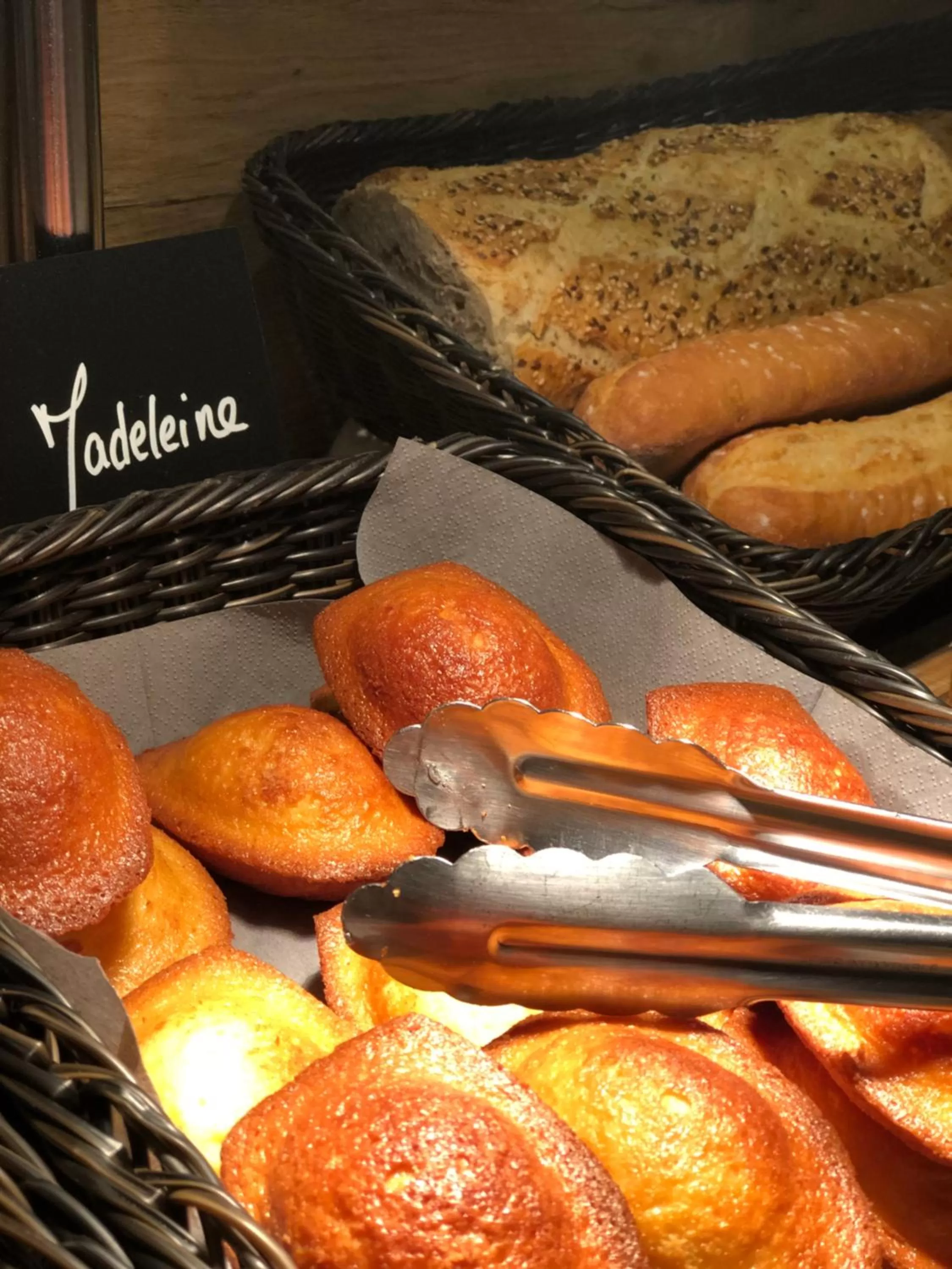 Food and drinks in Kyriad Aix Les Milles - Plan de Campagne