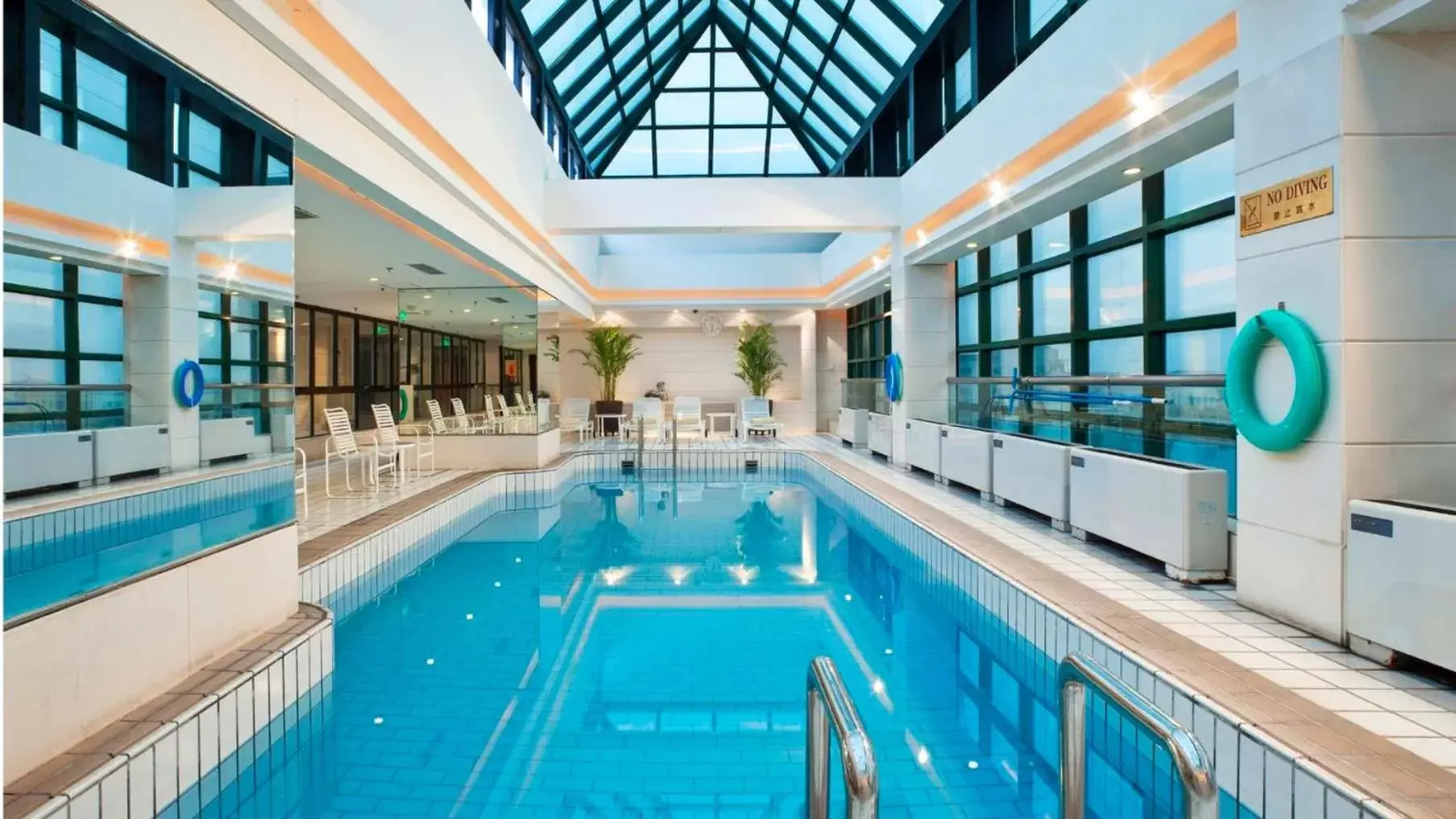 Swimming Pool in Guo Ji Yi Yuan Hotel
