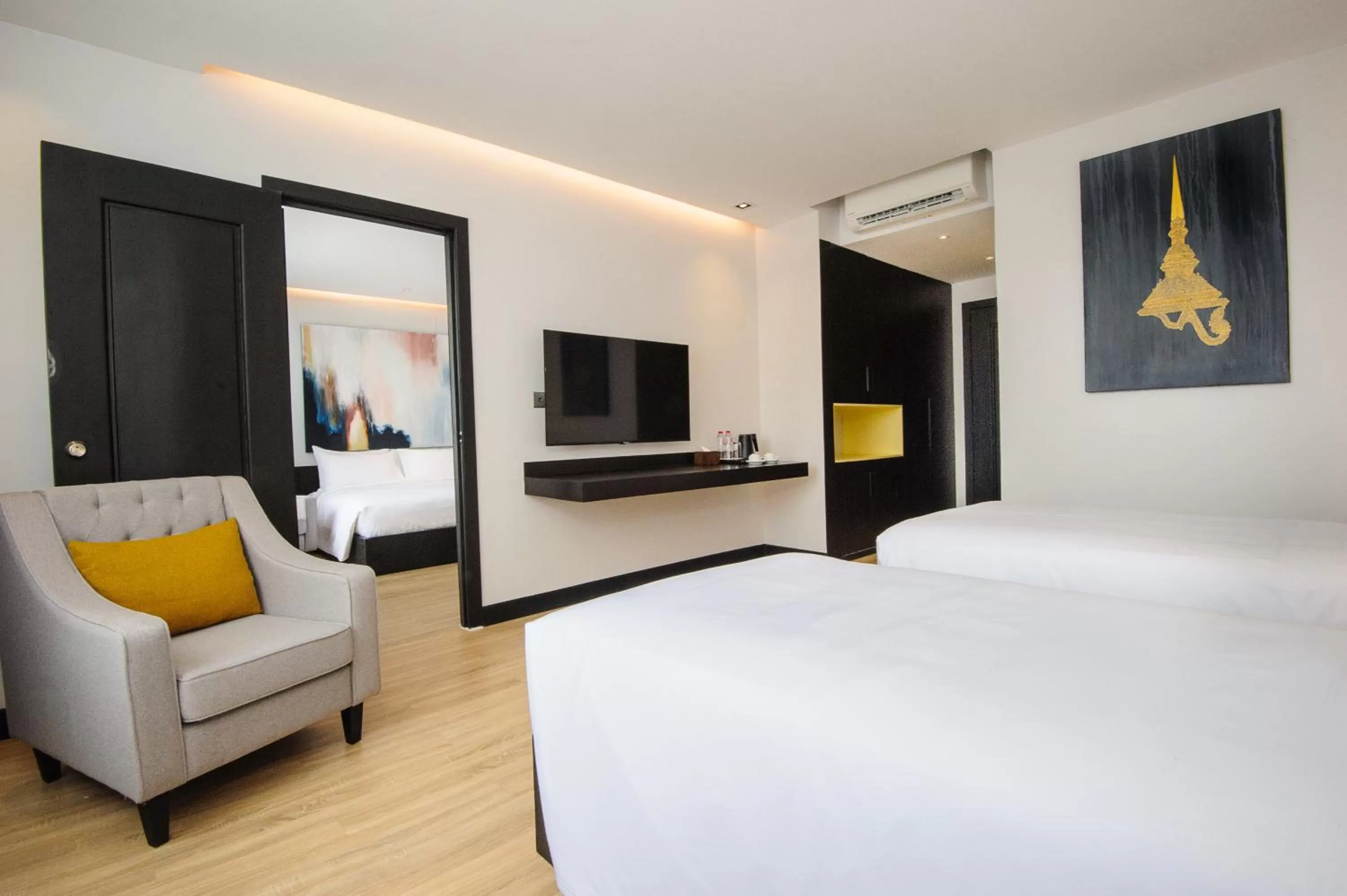 Bed in GLOW PARK HOTEL Grand Royal Palace