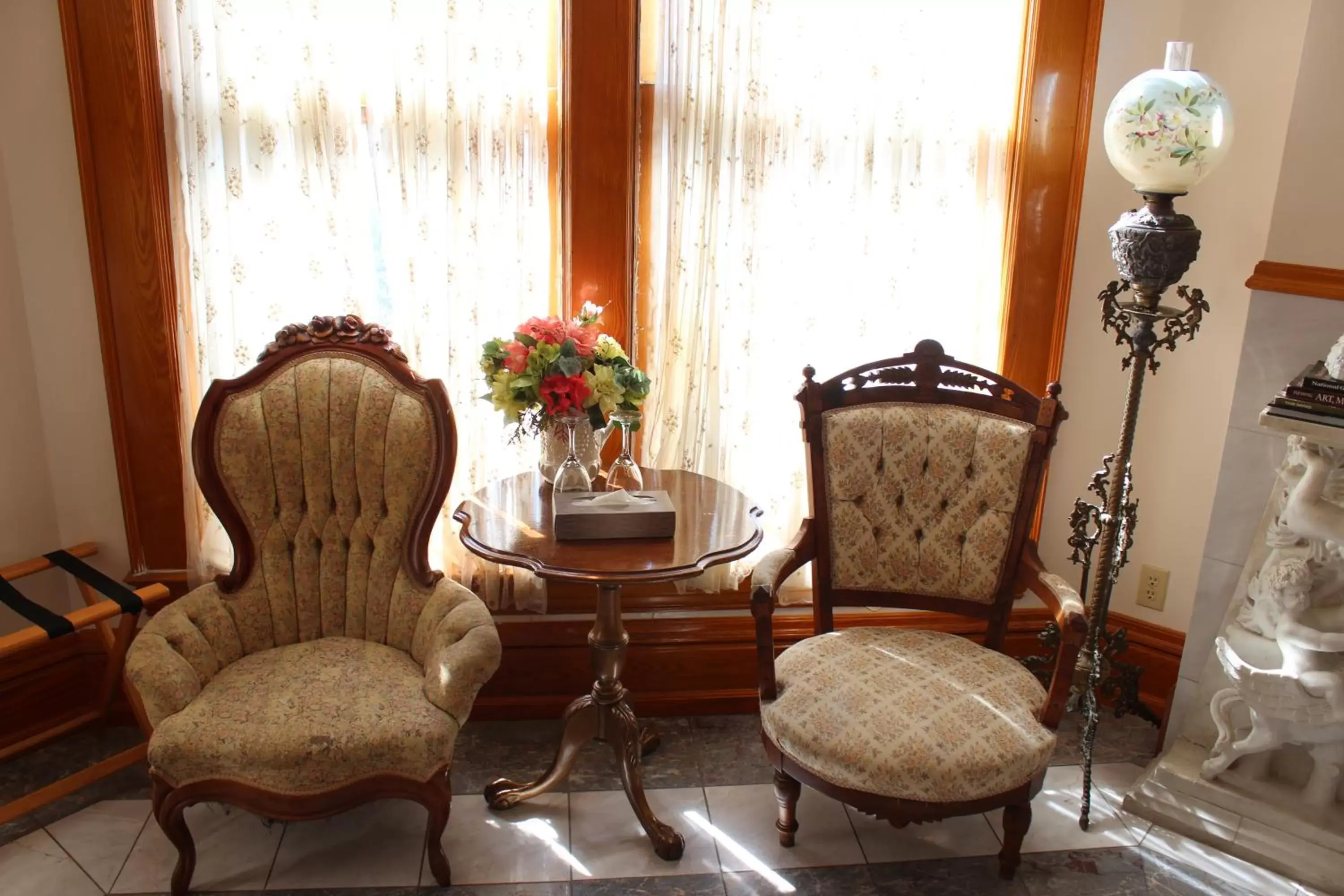 Day, Seating Area in Henderson Castle Inn