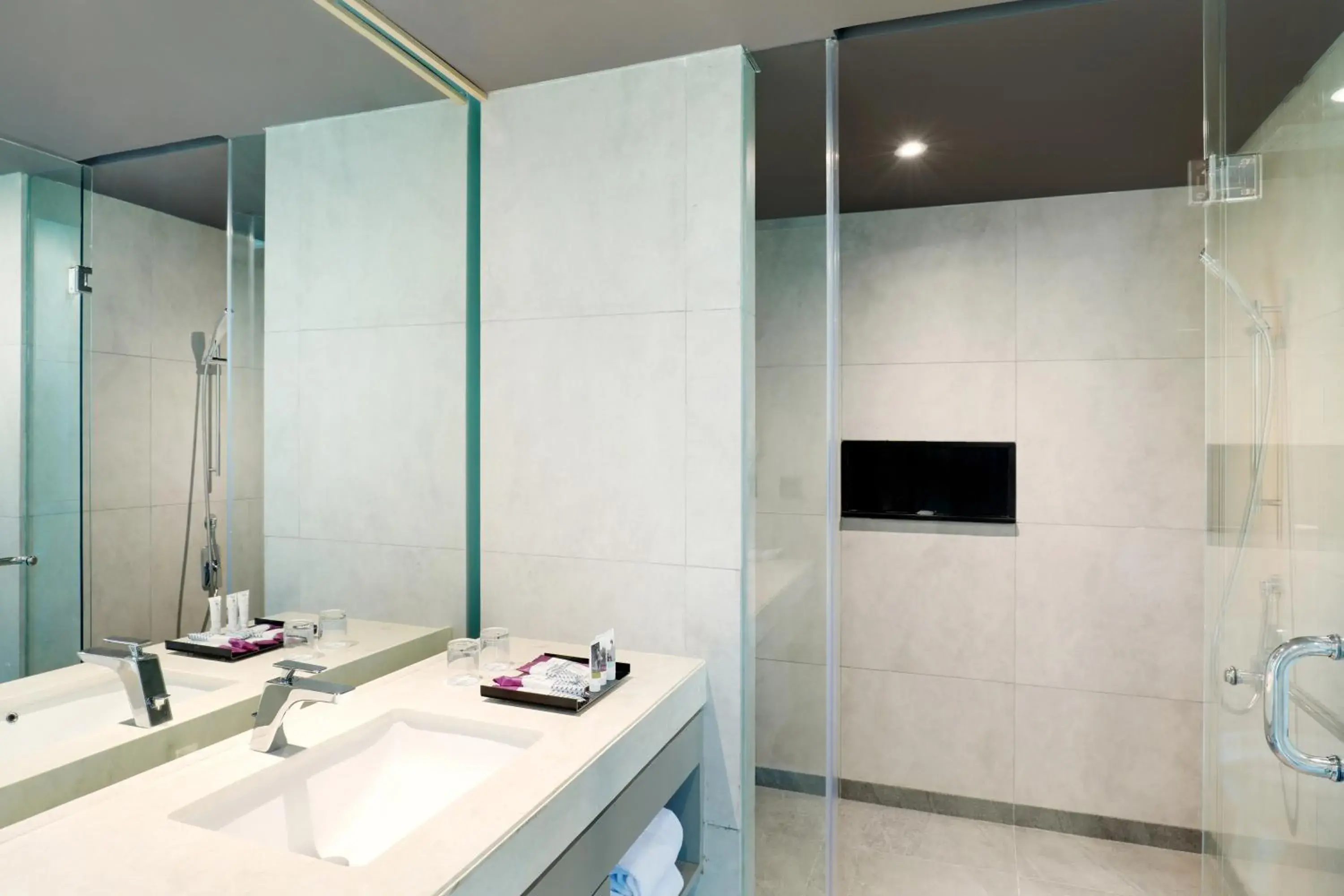 Bathroom in Mercure Makassar Nexa Pettarani