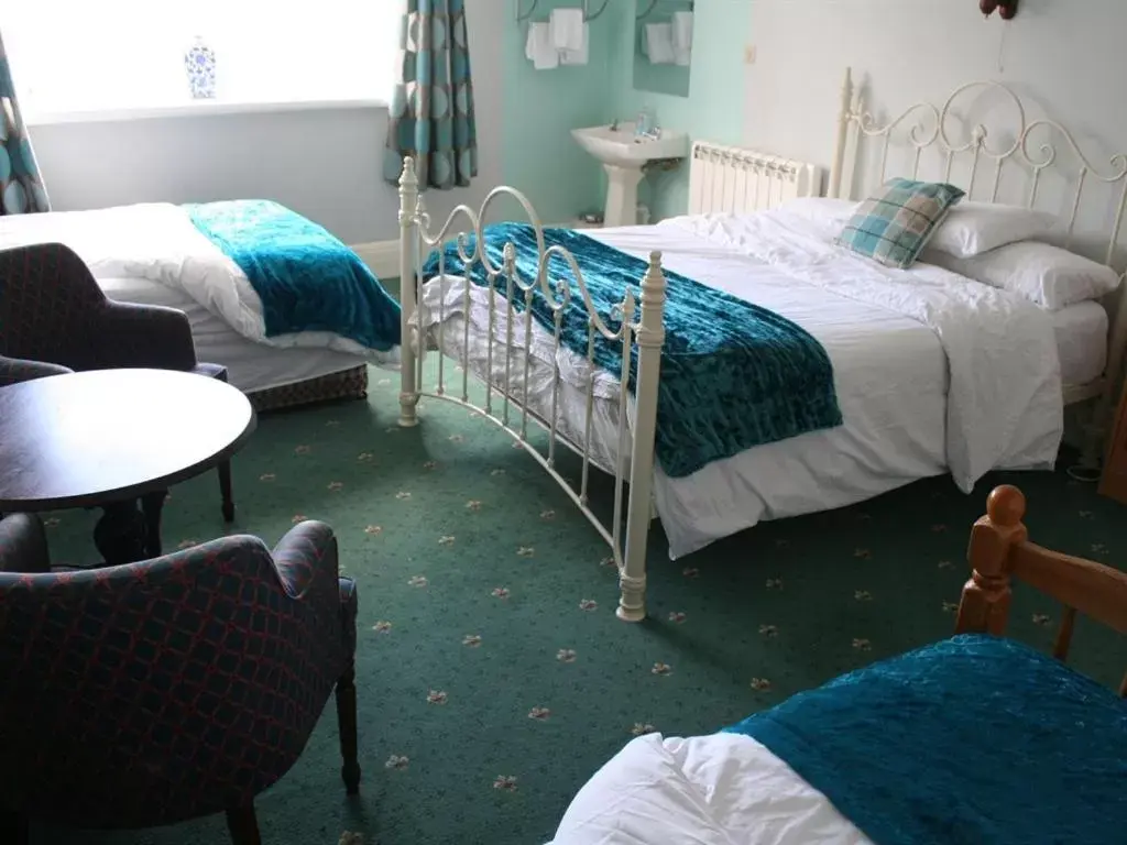 Quadruple Room with Shared Bathroom in The Bear Marlborough