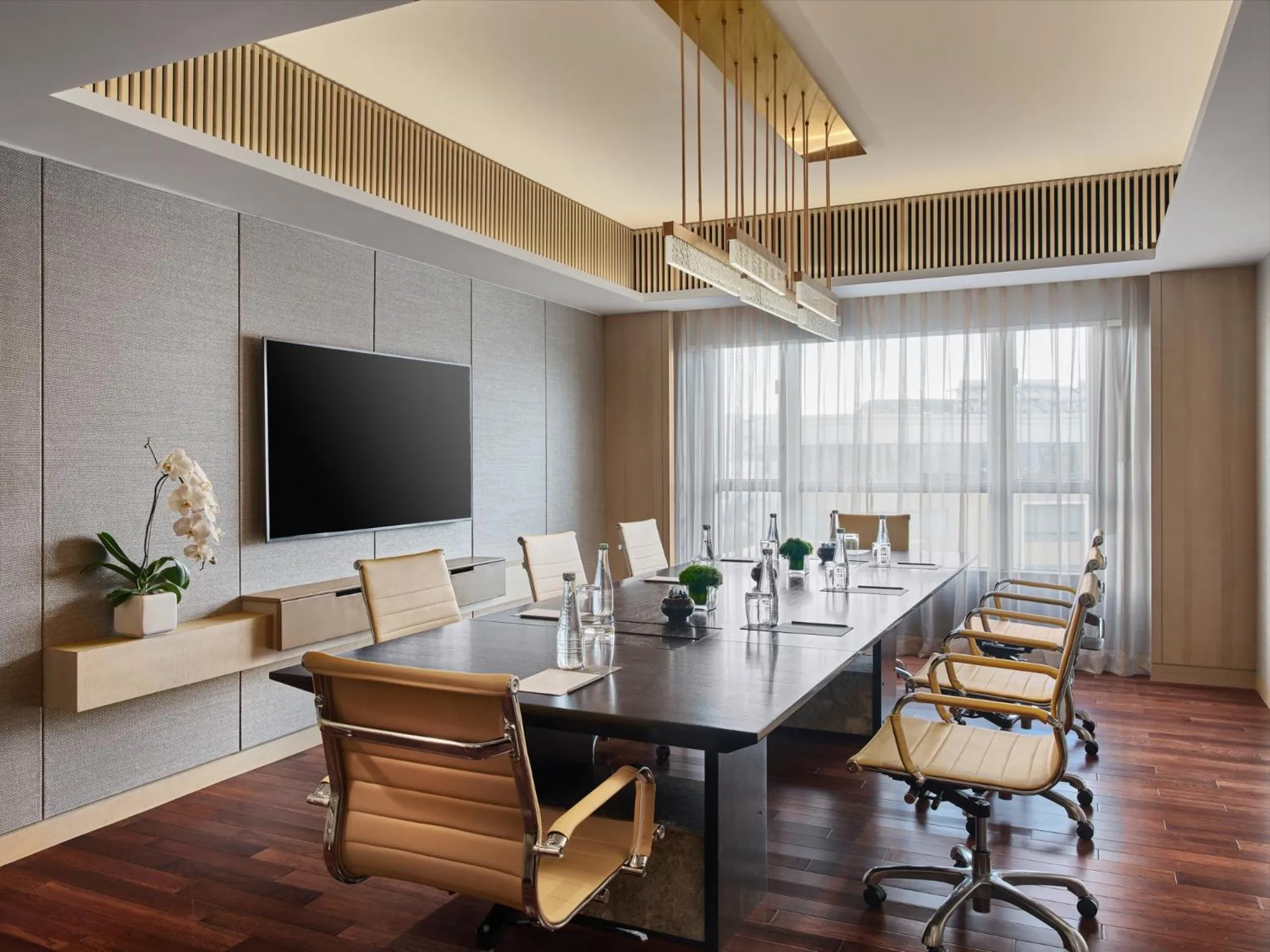 Business facilities in New World Saigon Hotel