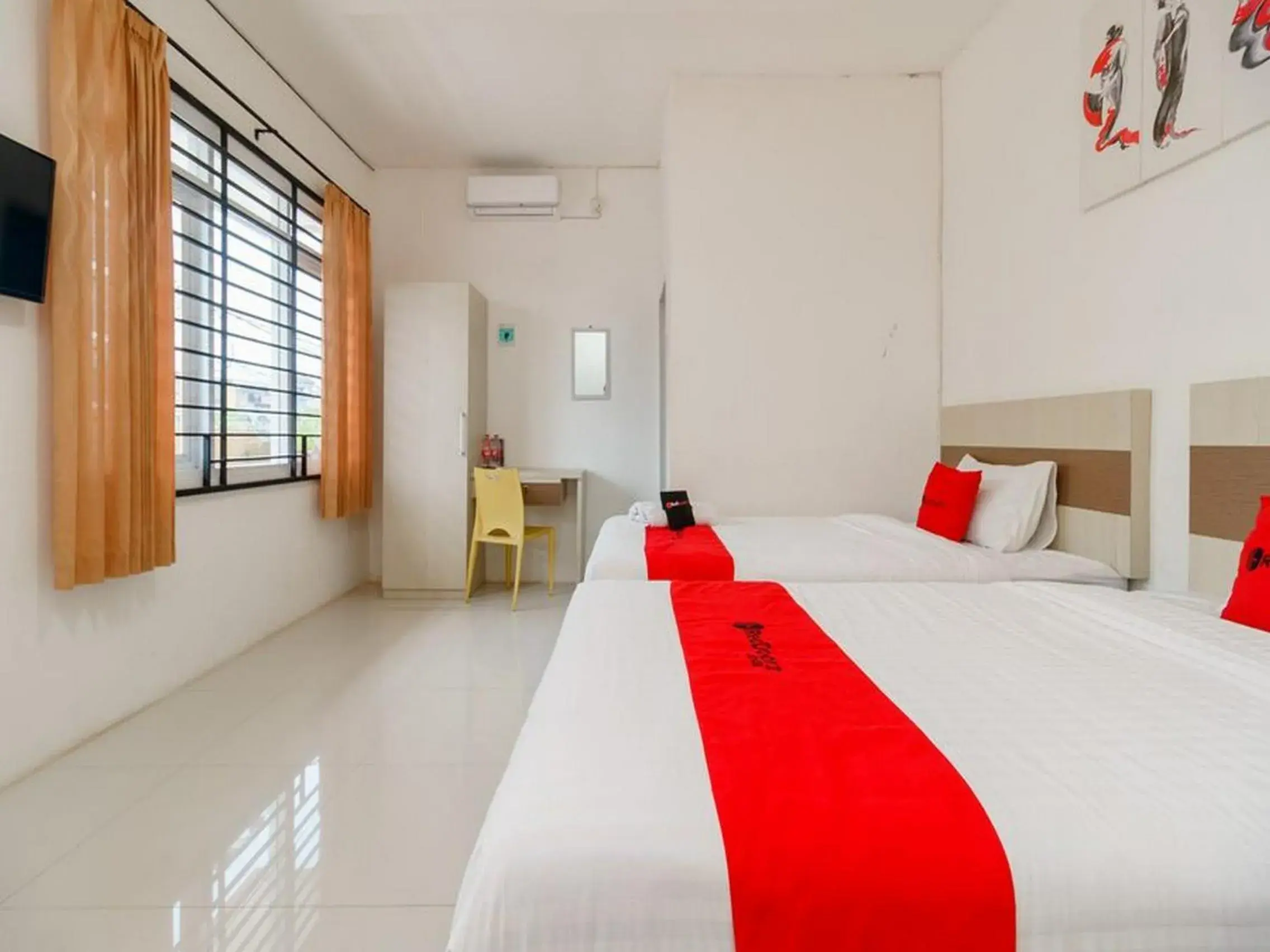 Bedroom, Bed in RedDoorz near Palembang Trade Center