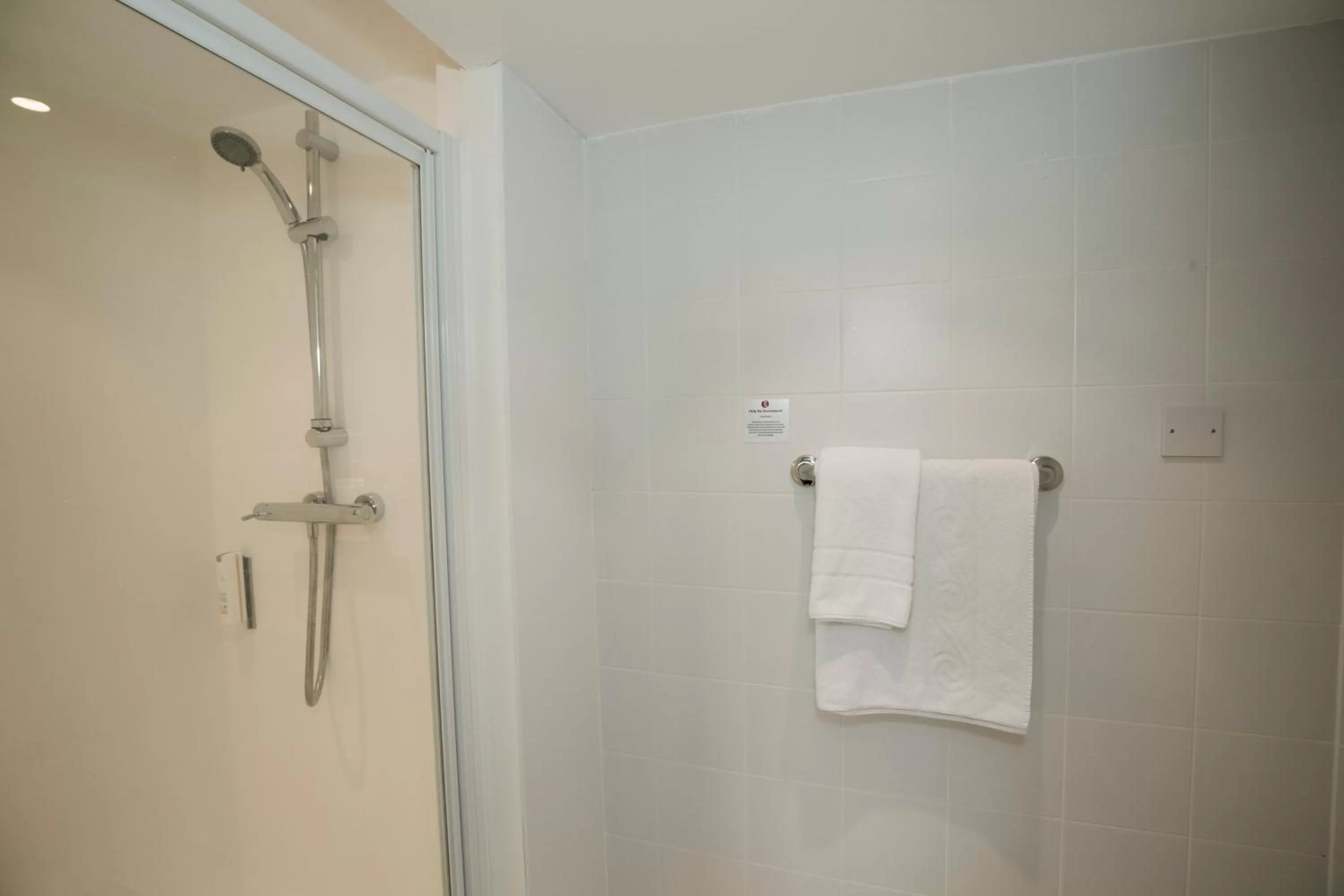 Bathroom in Ramada Cambridge