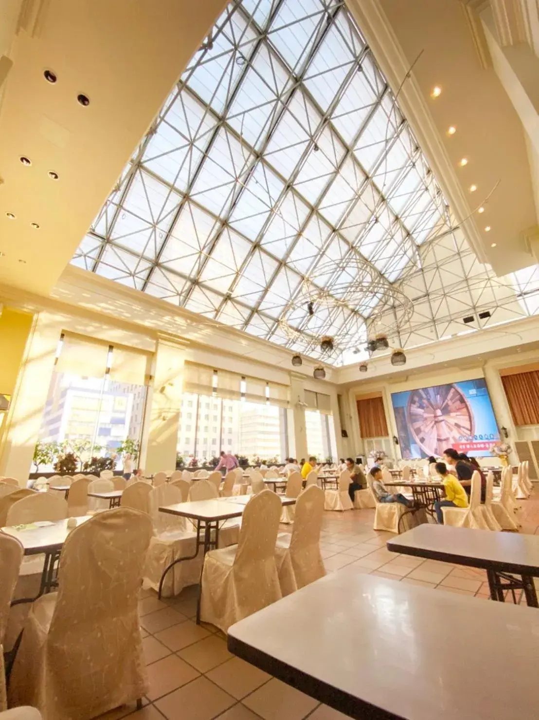 Breakfast, Restaurant/Places to Eat in Han Hsien International Hotel