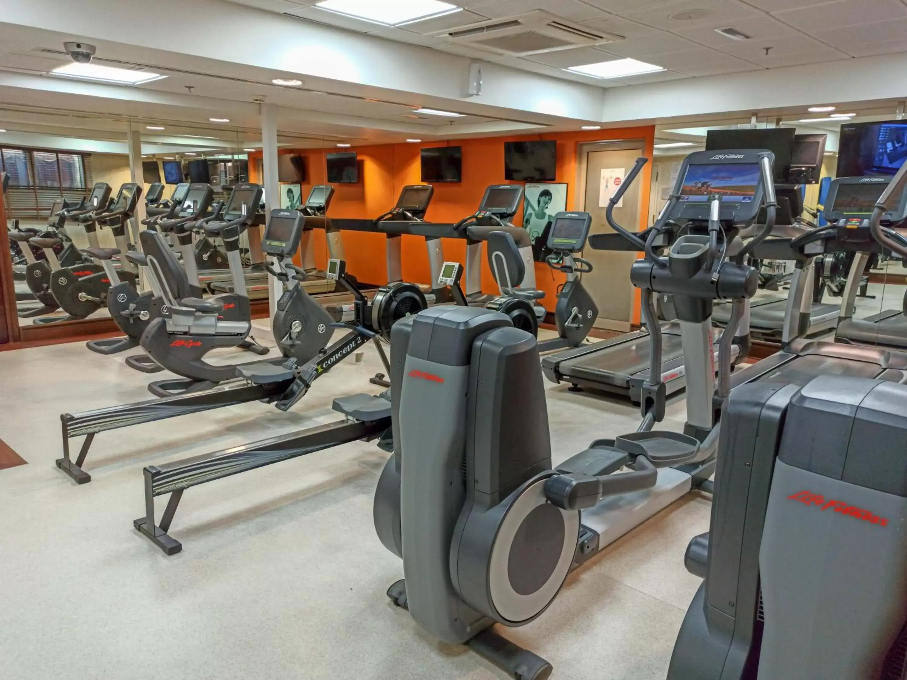 Fitness centre/facilities in Crowne Plaza Dubai Deira by IHG Fitness centre/facilities in Crowne Plaza Dubai Deira by IHG
