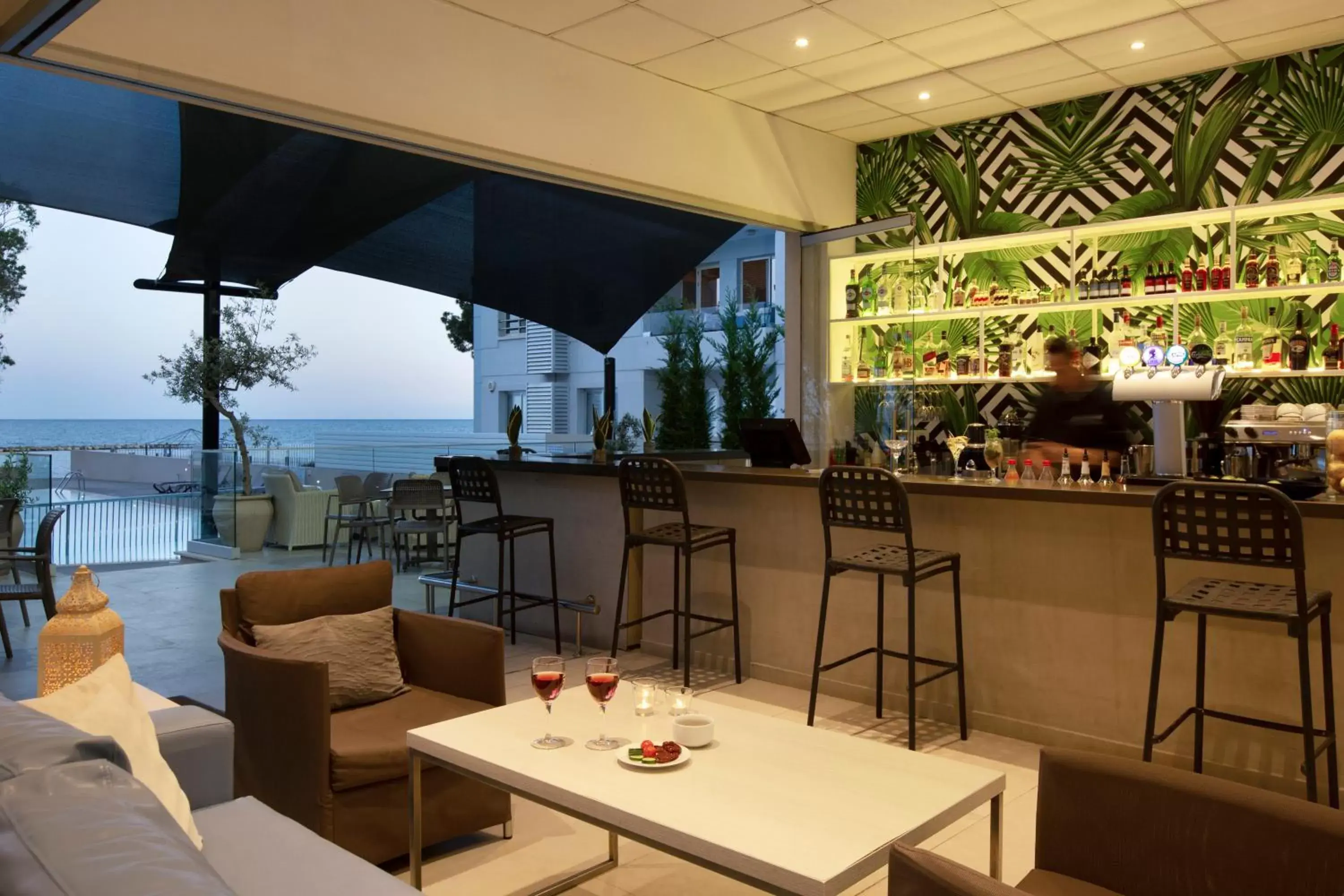 Lounge or bar, Restaurant/Places to Eat in Harmony Bay Hotel