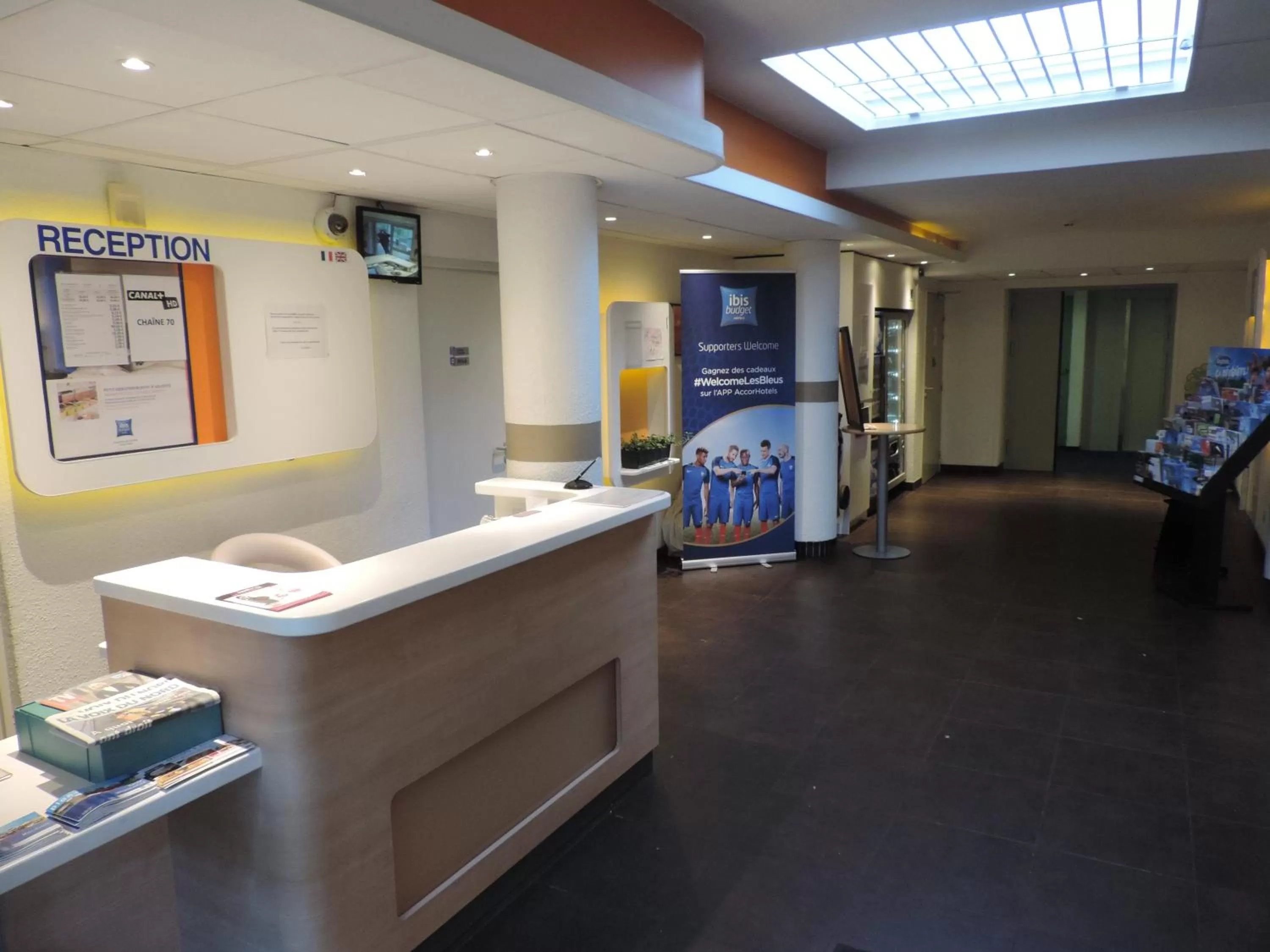 Lobby or reception in ibis budget Lille Wasquehal