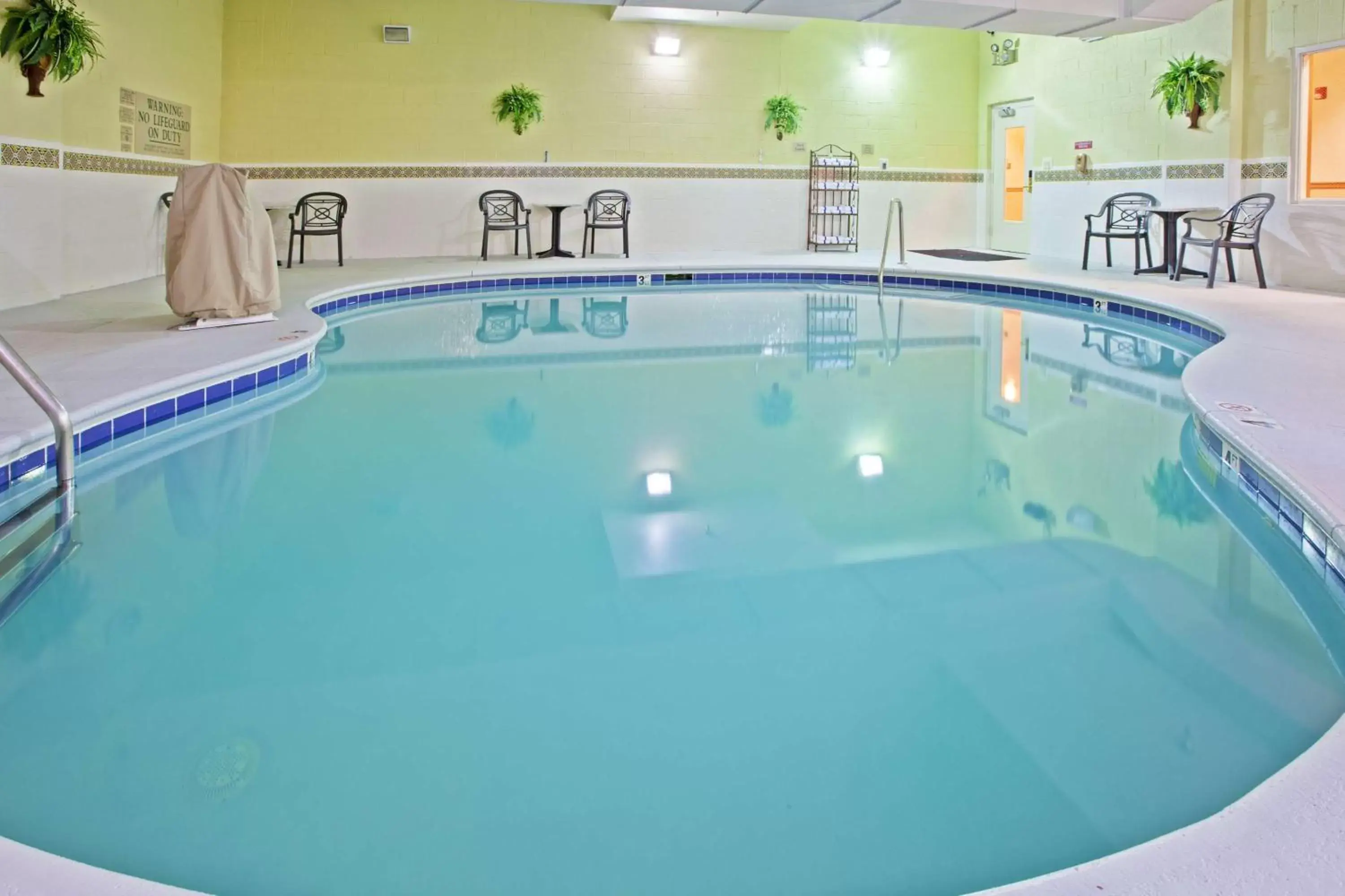 On site, Swimming Pool in Country Inn & Suites by Radisson, Knoxville West, TN