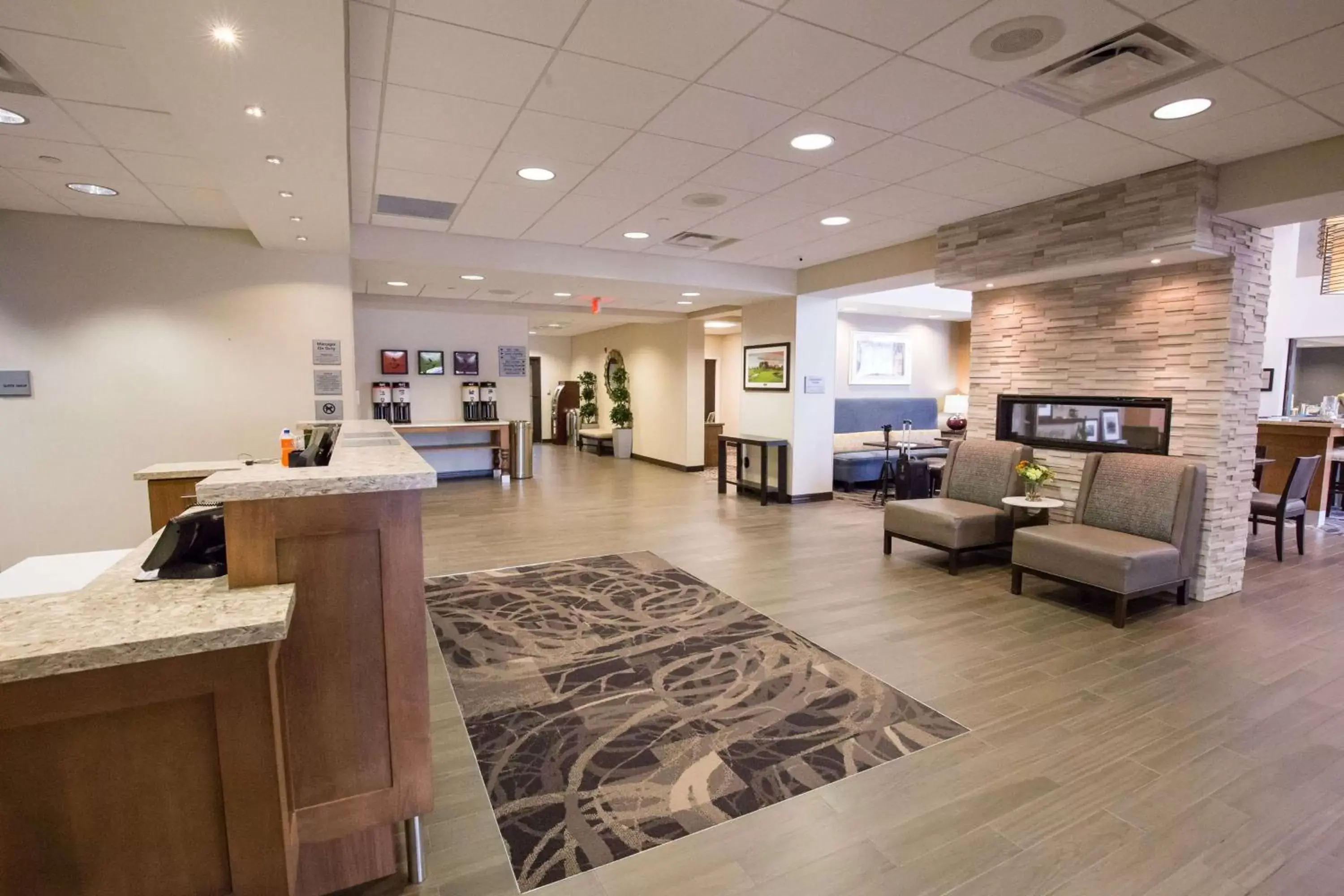 Lobby or reception, Lobby/Reception in Hampton Inn & Suites - Pittsburgh/Harmarville, PA