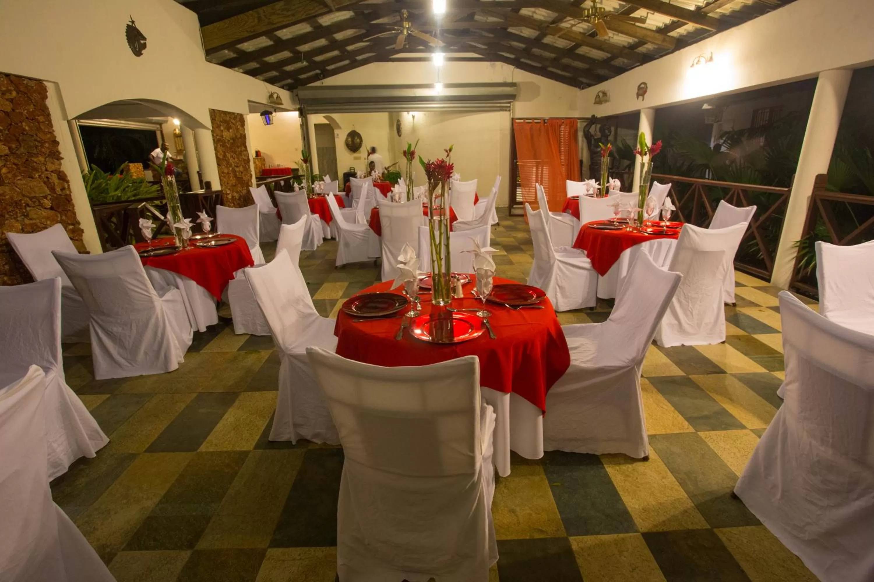 Restaurant/places to eat in Auberge Villa Cana