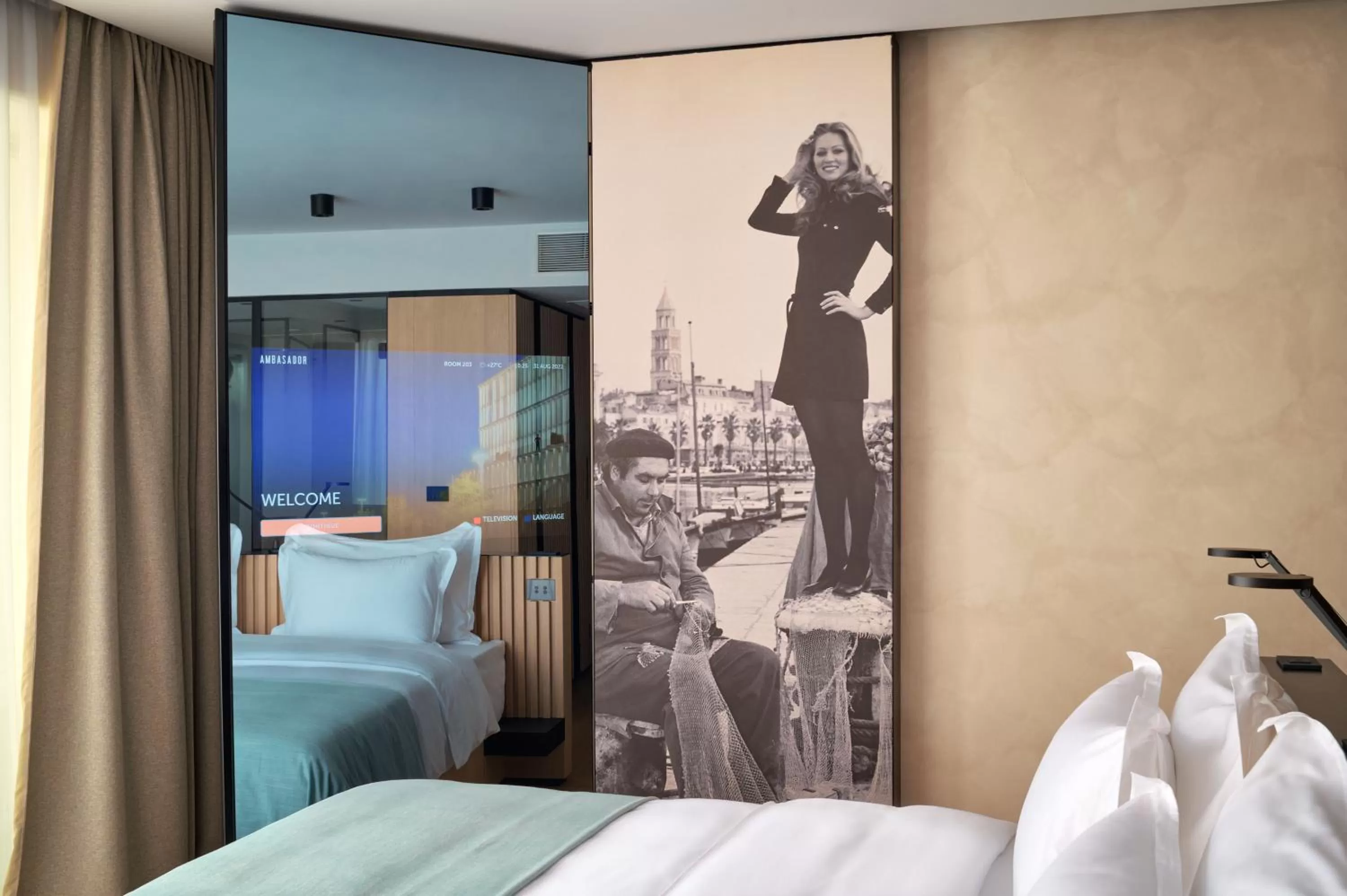 TV and multimedia, Bed in Hotel Ambasador