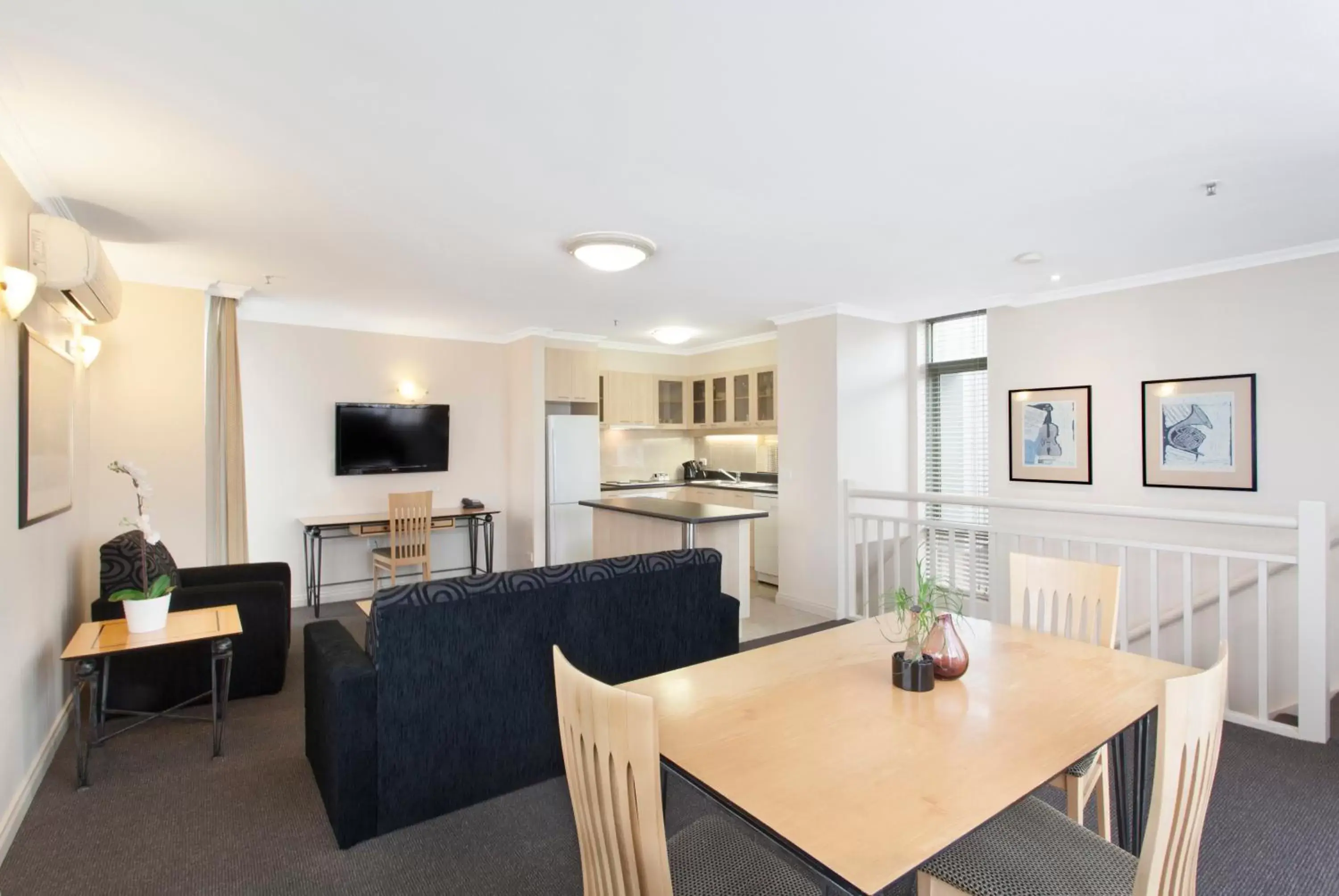 Living room, Dining Area in Melbourne Metropole Central