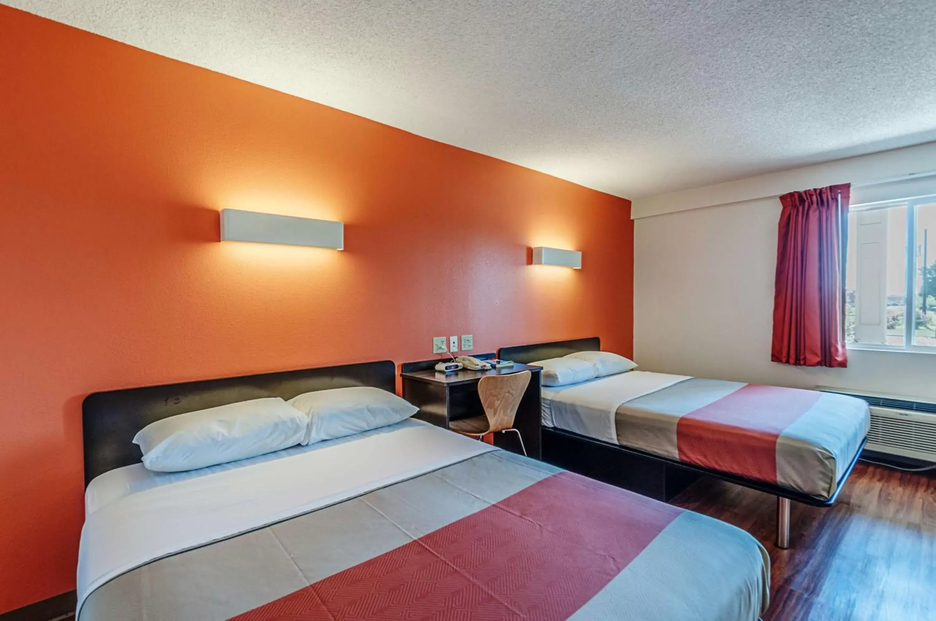 Photo of the whole room, Bed in Motel 6-Martinsburg, WV