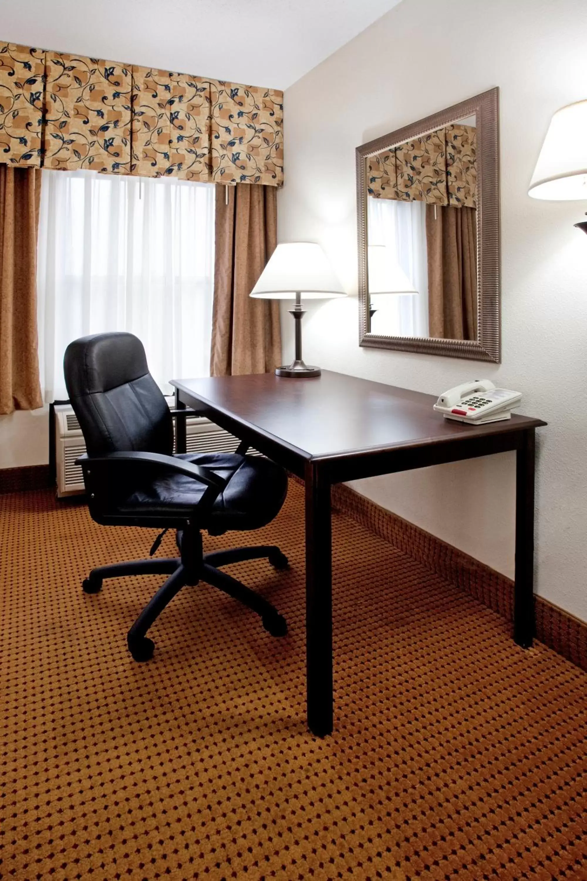 Seating area in Lexington Inn and Suites