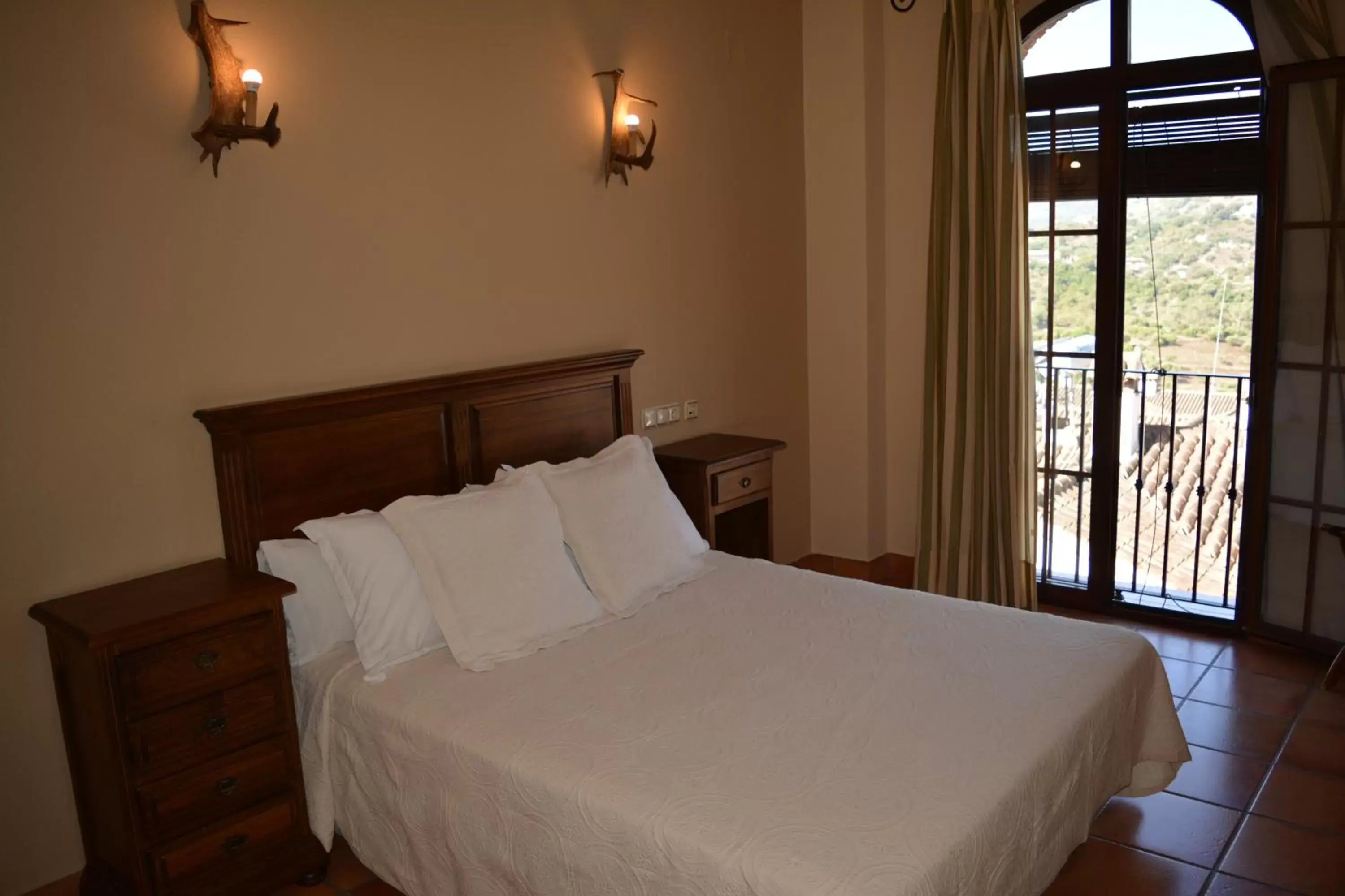 Bedroom, Bed in Hotel Sierra de Ubrique