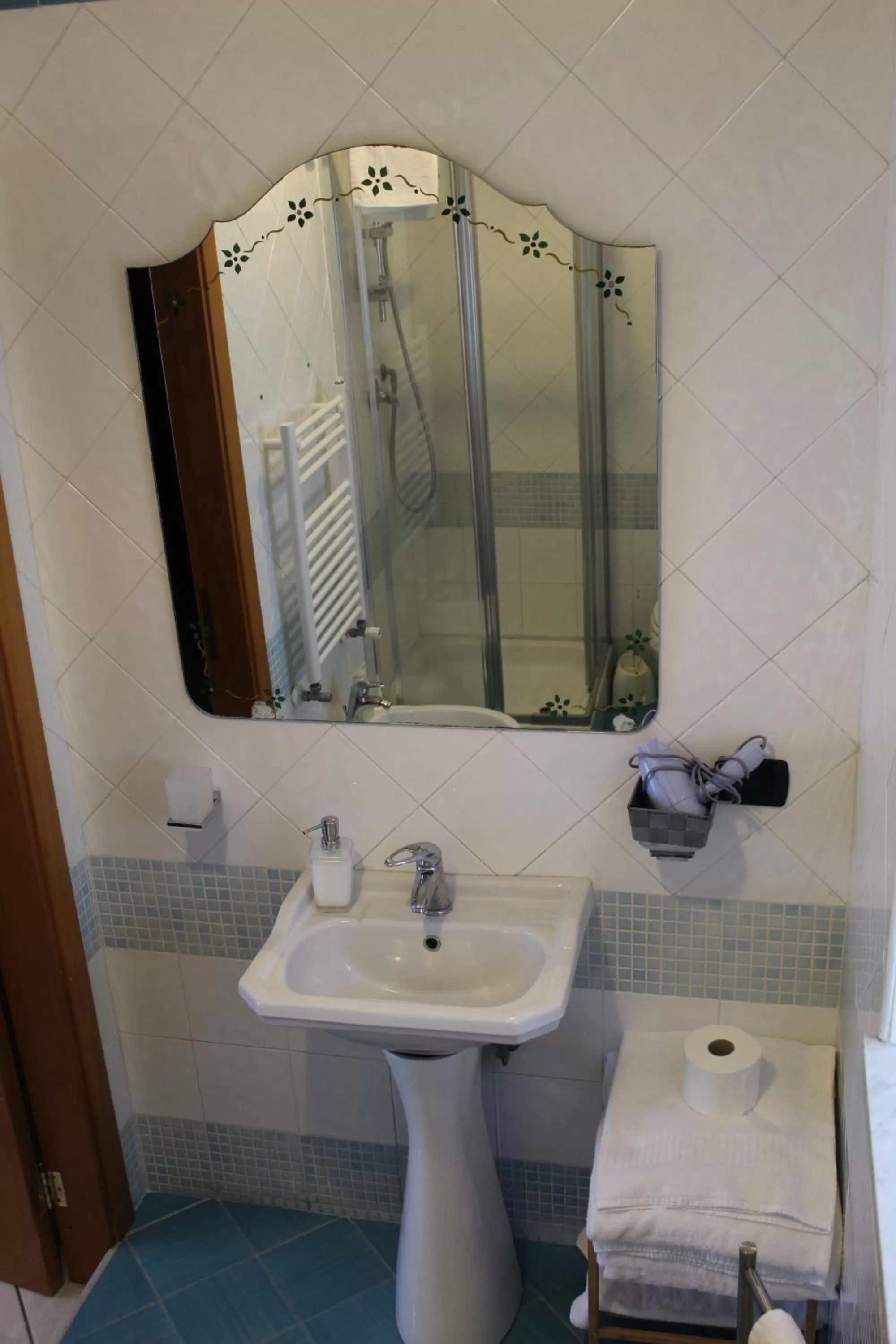 Shower, Bathroom in B&B Eracle