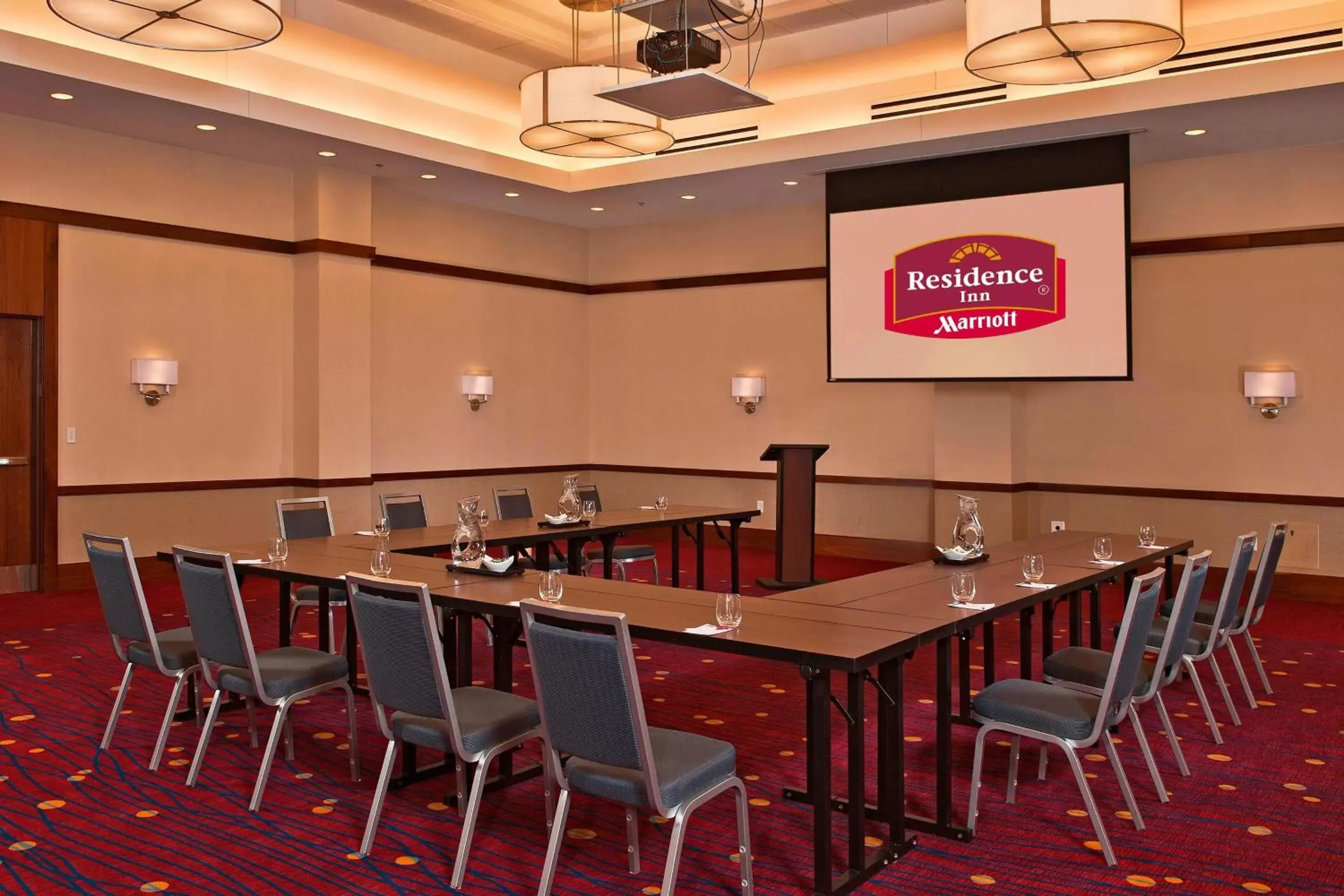 Meeting/conference room in Residence Inn Arlington Capital View