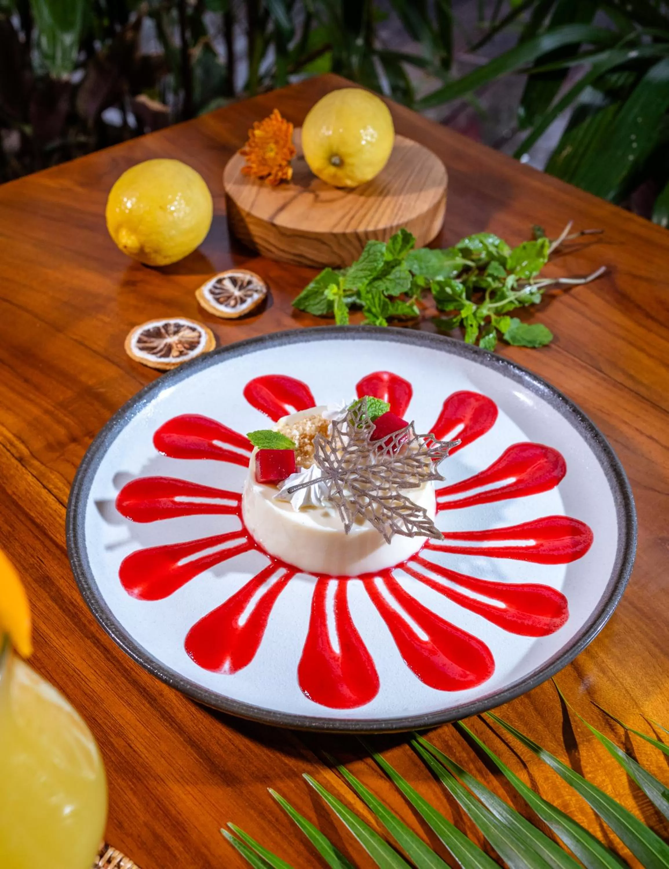 Food and drinks in Crystalkuta Hotel - Bali