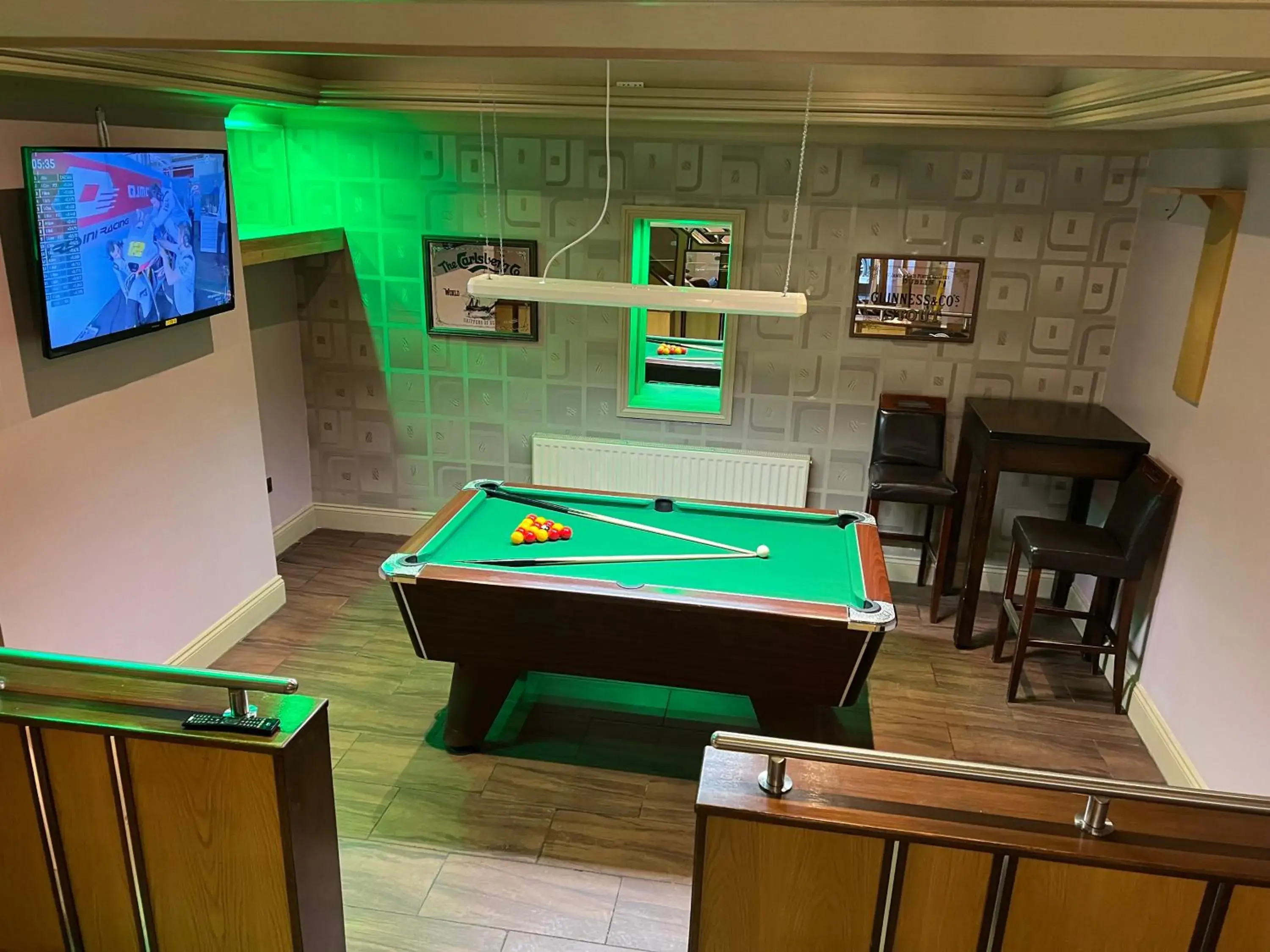 Communal lounge/ TV room, Billiards in Southport Metro Hotel