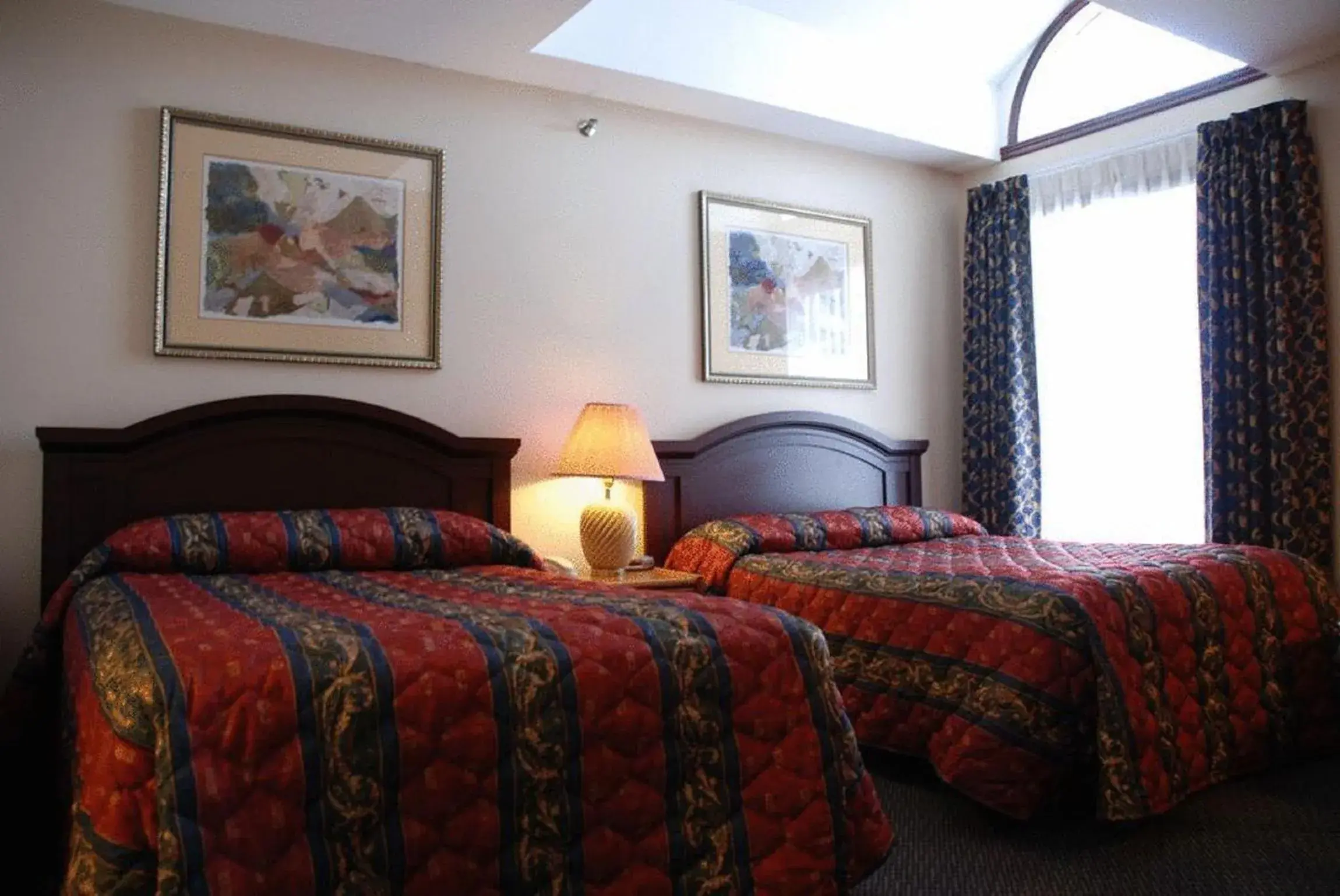 Bed in Commons Inn