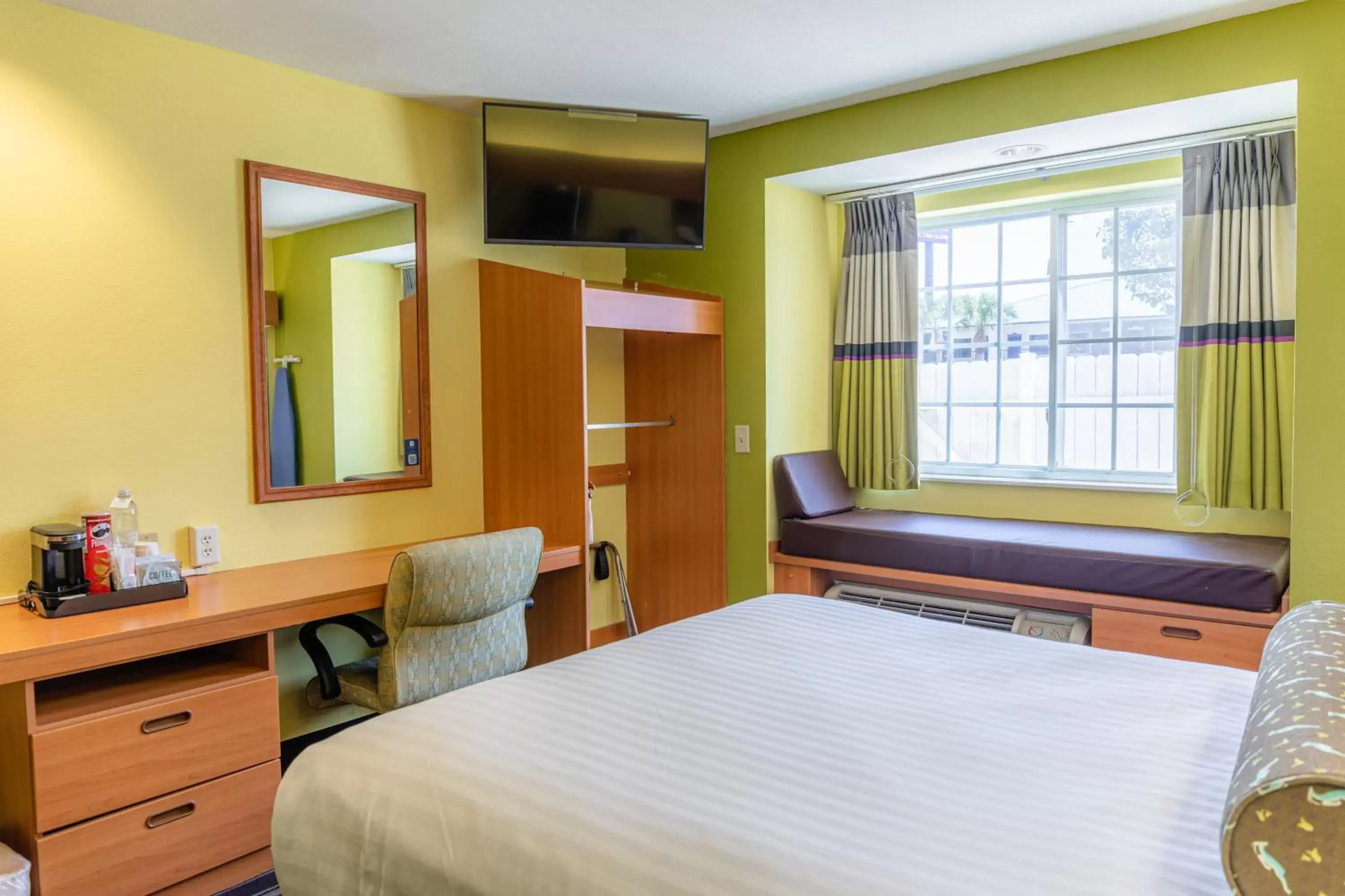 Bed in Microtel Inn & Suites by Wyndham Kingsland