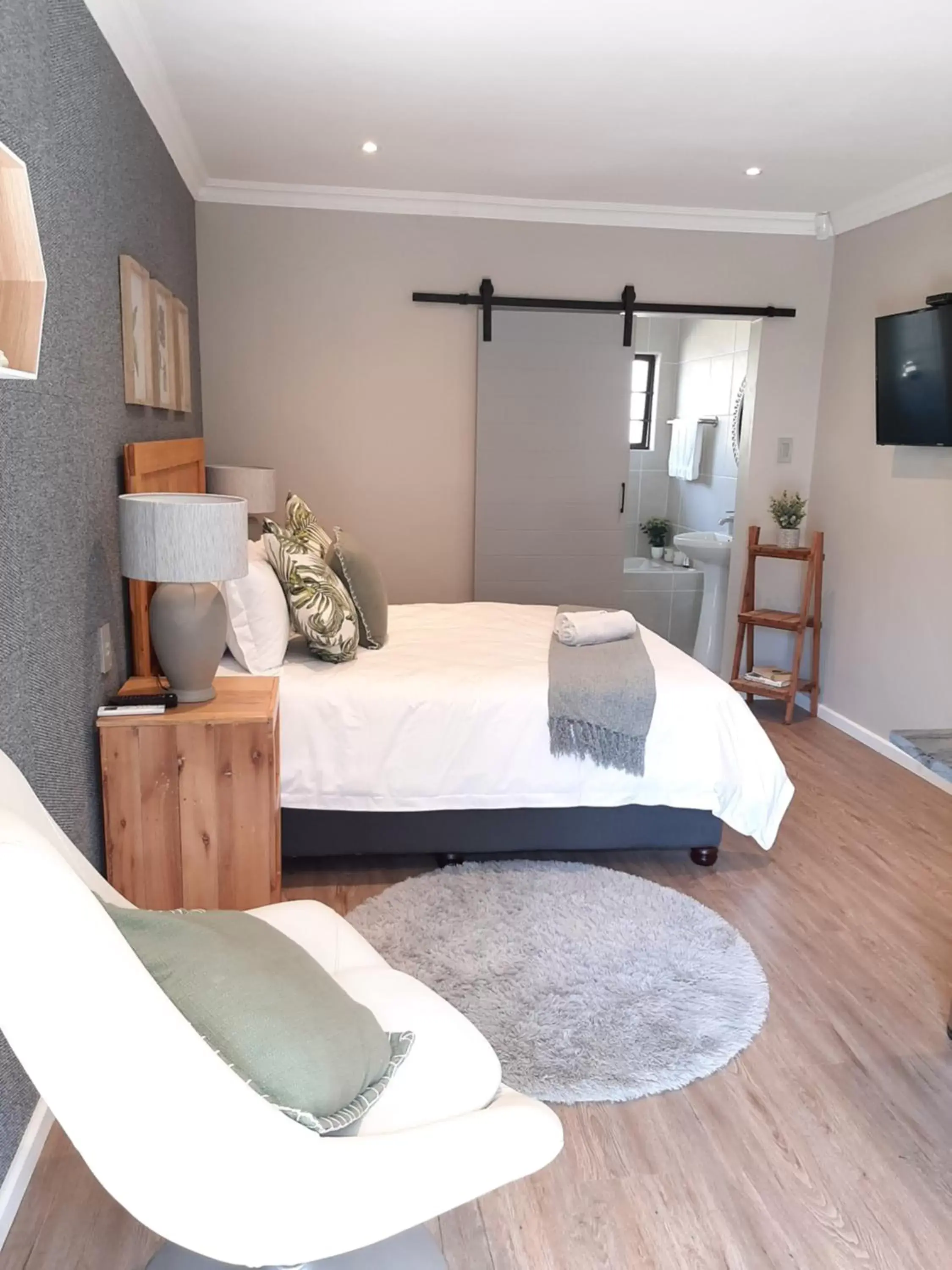 Luxury Queen Room - single occupancy in The Hillcrest Guesthouse Luxury Queen Room - single occupancy in The Hillcrest Guesthouse