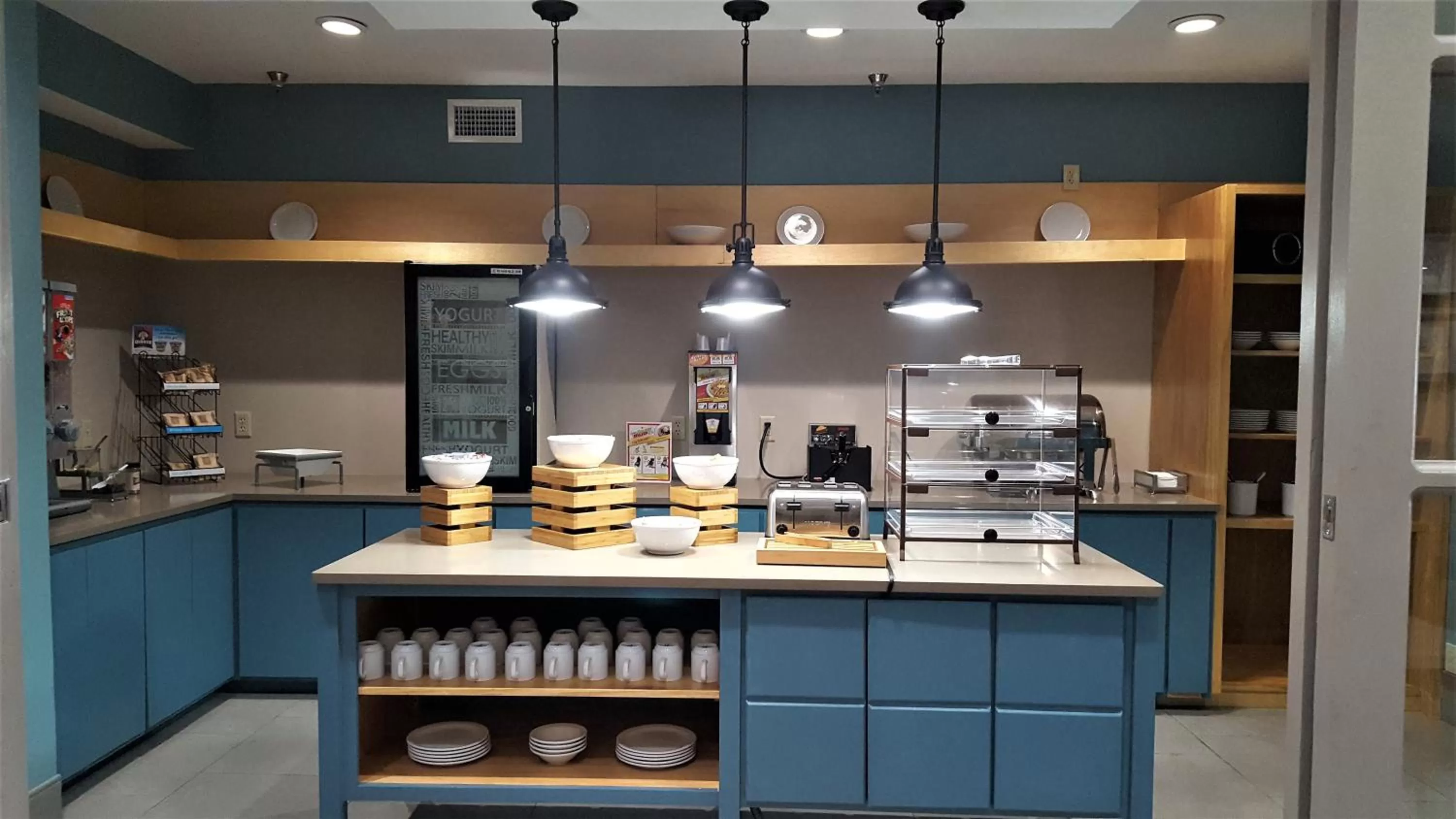 Breakfast in Country Inn & Suites by Radisson, Bryant Little Rock , AR